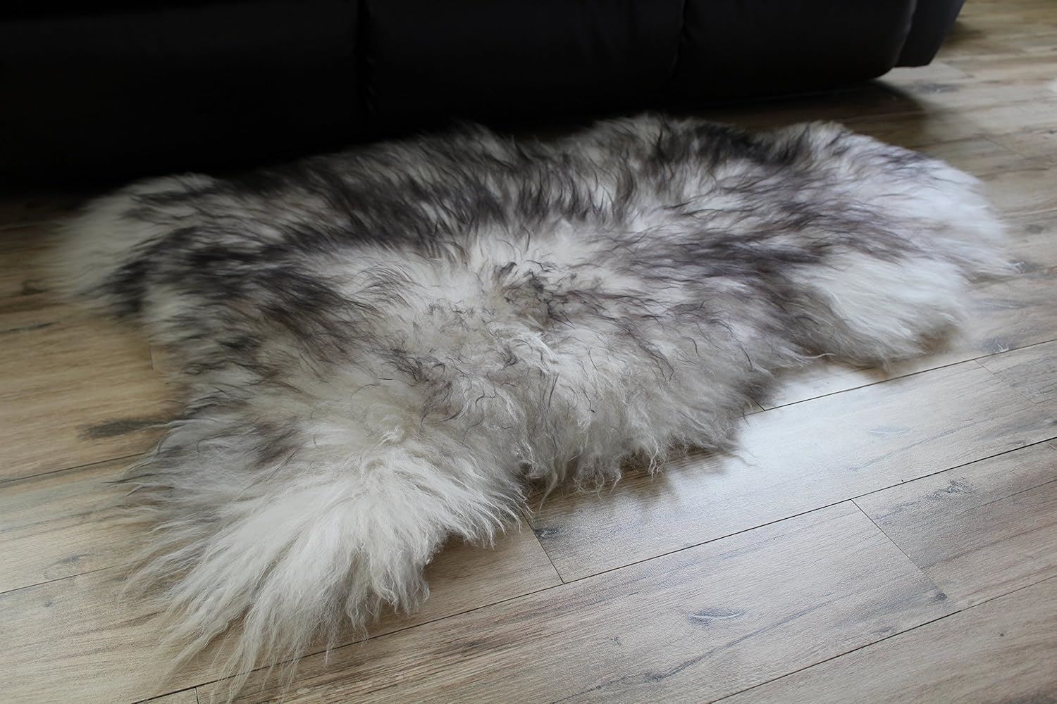Genuine Icelandic Sheepskin Rug Throw (Shade of Grey): Kitchen & Dining