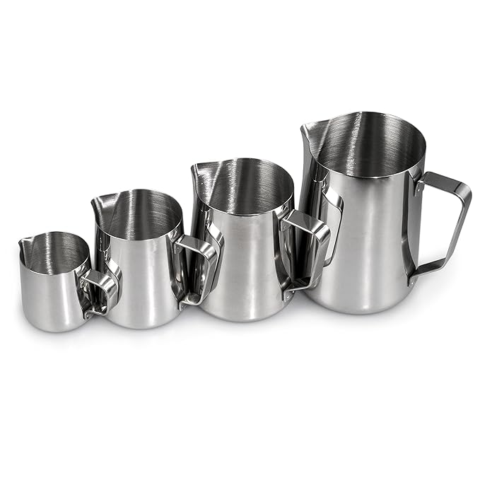Milchkännchen aus Edelstahl im 4er Set, 4x Milchkanne je 1x 1000ml, 1x 500ml, 1x 350ml, 1x 150ml, Milchaufschäumer, Milch-Sch