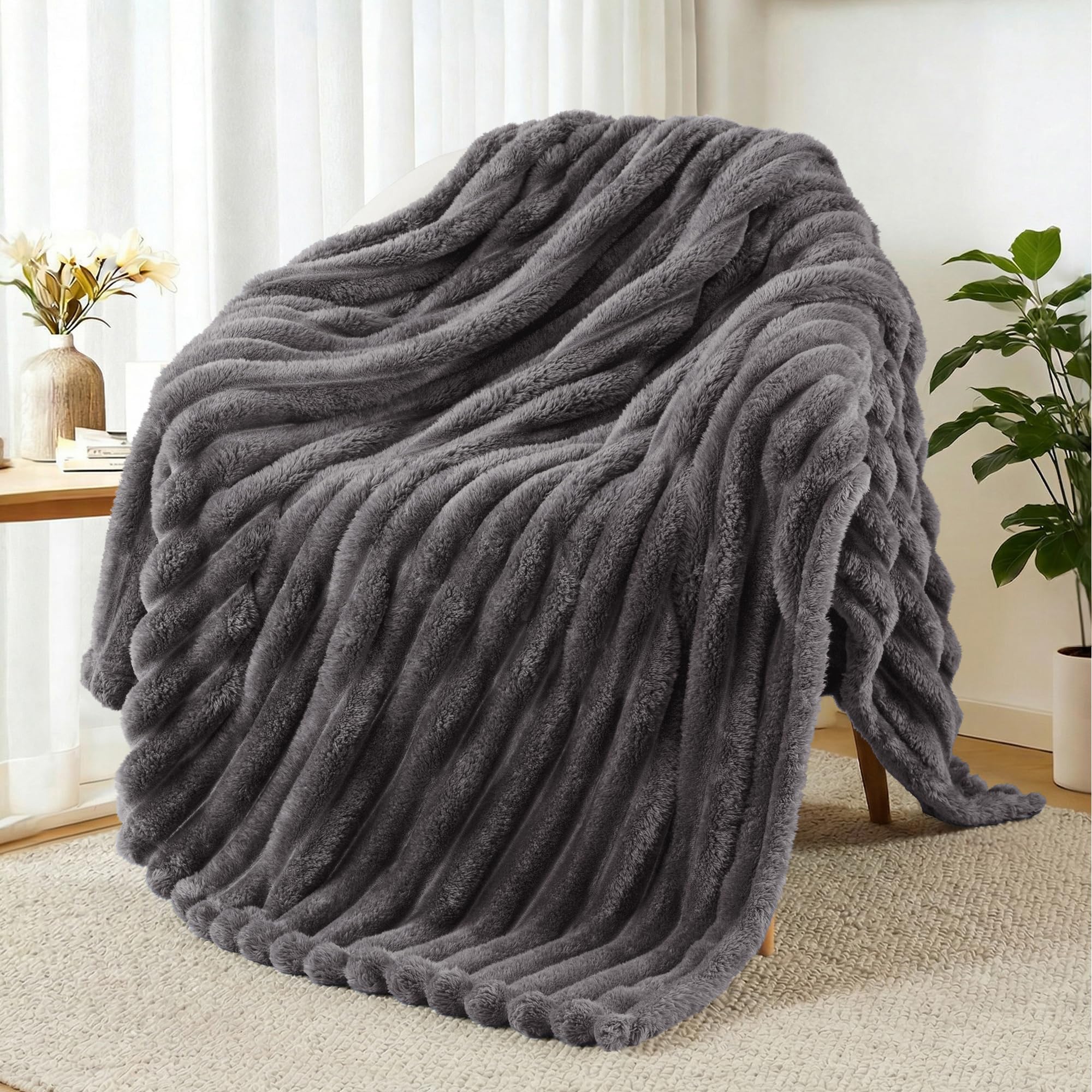 Exclusivo Mezcla Fleece Throw Blanket for Sofa, Super Soft Striped Jacquard Bed Blanket, Lightweight Fuzzy Cozy for All Seasons, 127x152 CM, Dark Grey