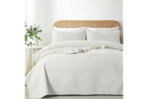 WURUIBO King/Cal King Quilt Set White,Ultrasonic Embossed Bedspread, Lightweight Microfiber Coverlet, Modern Thin Bedding Set for All Season, 3 Piece(1 Quilt,2 Pillow Shams)