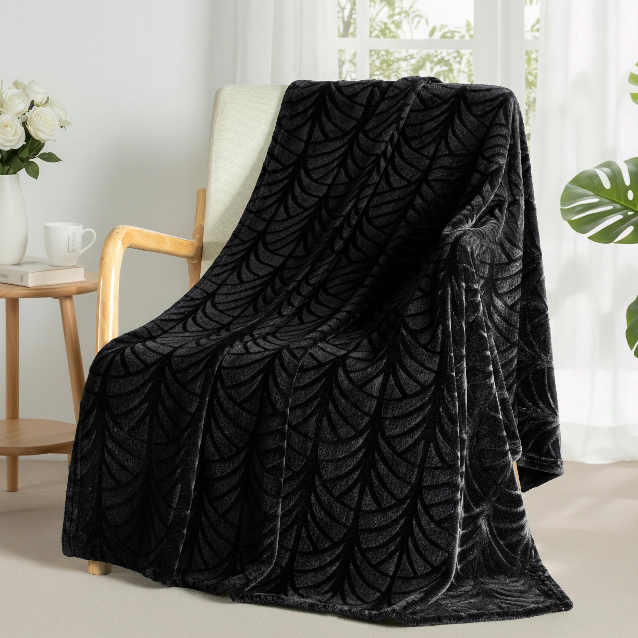 Whale Flotilla Flannel Fleece Throw Blanket for Sofa, 130x150 CM Soft Fluffy Velvet Sofa Blanket with Decorative Vintage Pattern for All Season, Warm and Lightweight, Black
