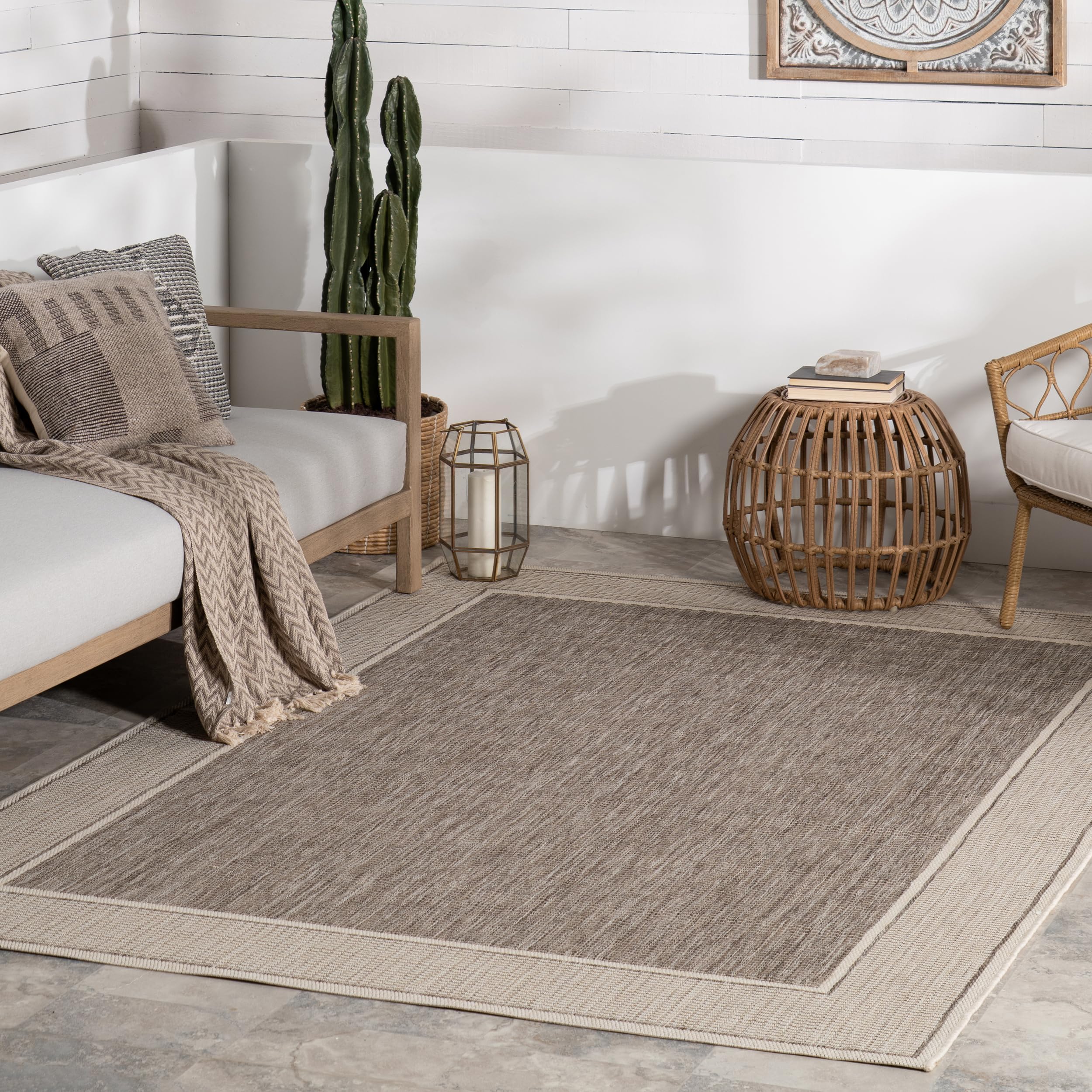 Nuloom Gris Bordered 6' x 9' Indoor/Outdoor Area Rug for Living Room Patio Deck Front Porch, Light Grey Image