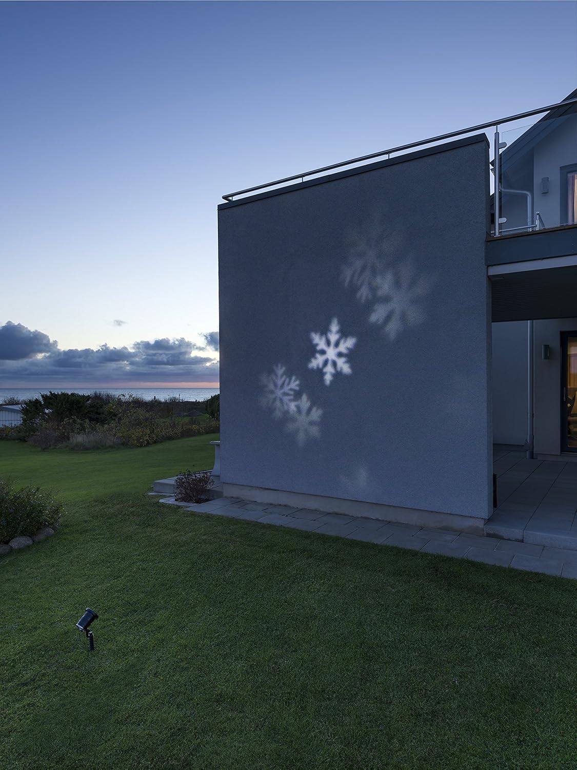 Konstsmide LED Light Projector, with Moving Snowflakes, with Remote Control, 6H Timer, On/Off Switch - Image 5