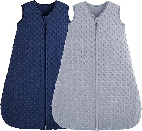 FIEMOL Schlafsack Baby 0-6 Monate 1.5 Tog, Neugeborene Schlafsack Herbst mit Plüsch Punkte, Weiche Winter Schlummersack Baumwolle, Baby Tragedecke Blau & Grau 2er Pack 67cm
