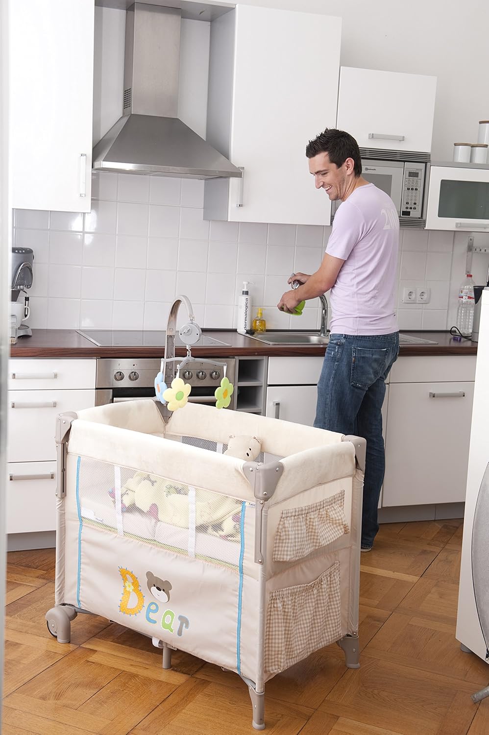 hauck travel cot giraffe