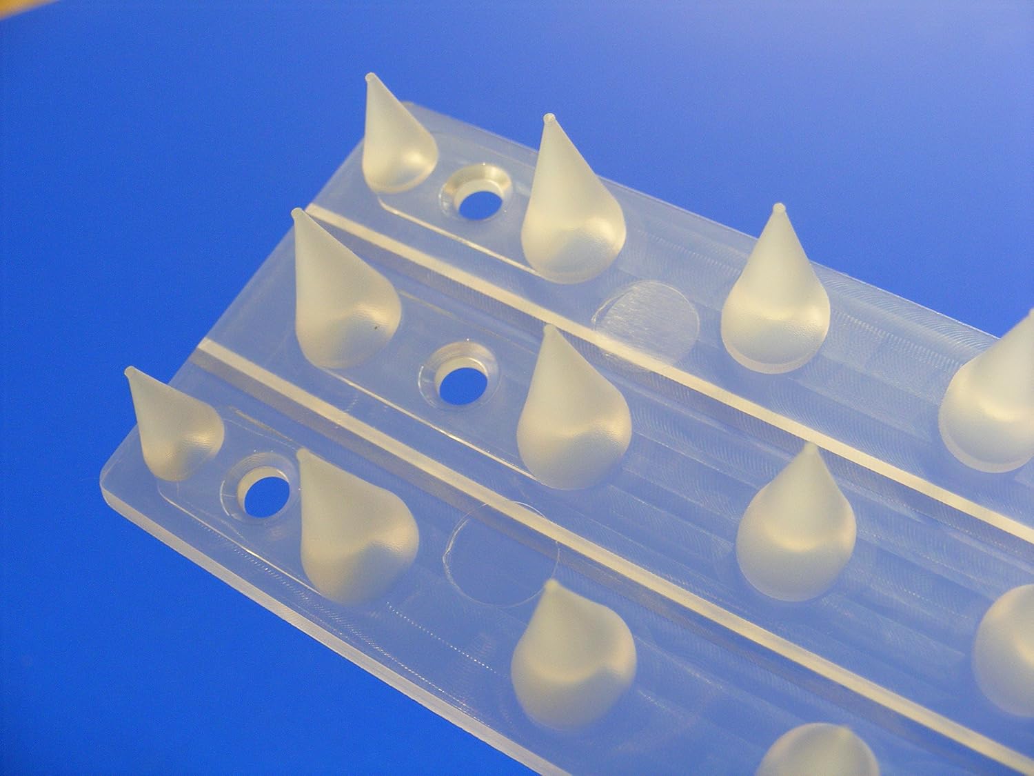 Fence Wall Spikes Pack of 50 (22.5M to 67.5M) CLEAR Amazon.co.uk