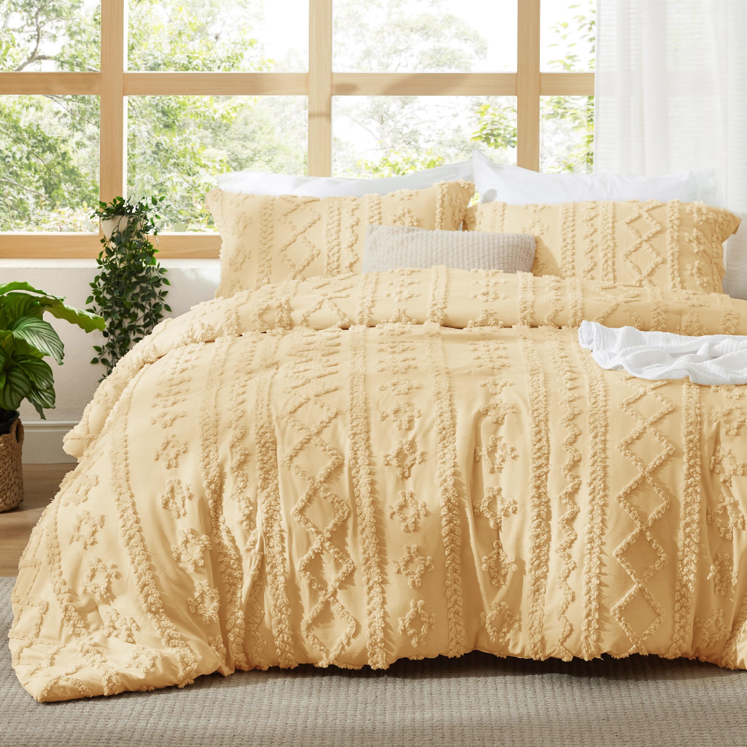 Bedsure Tufted Boho Comforter Set Queen Size - Yellow Boho Bed Set, GentleSoft™ 3 Pieces Farmhouse-Style Embroidery Bedding, Gifts for Woman, Soft Jacquard Kids' Queen Comforter for All Seasons
