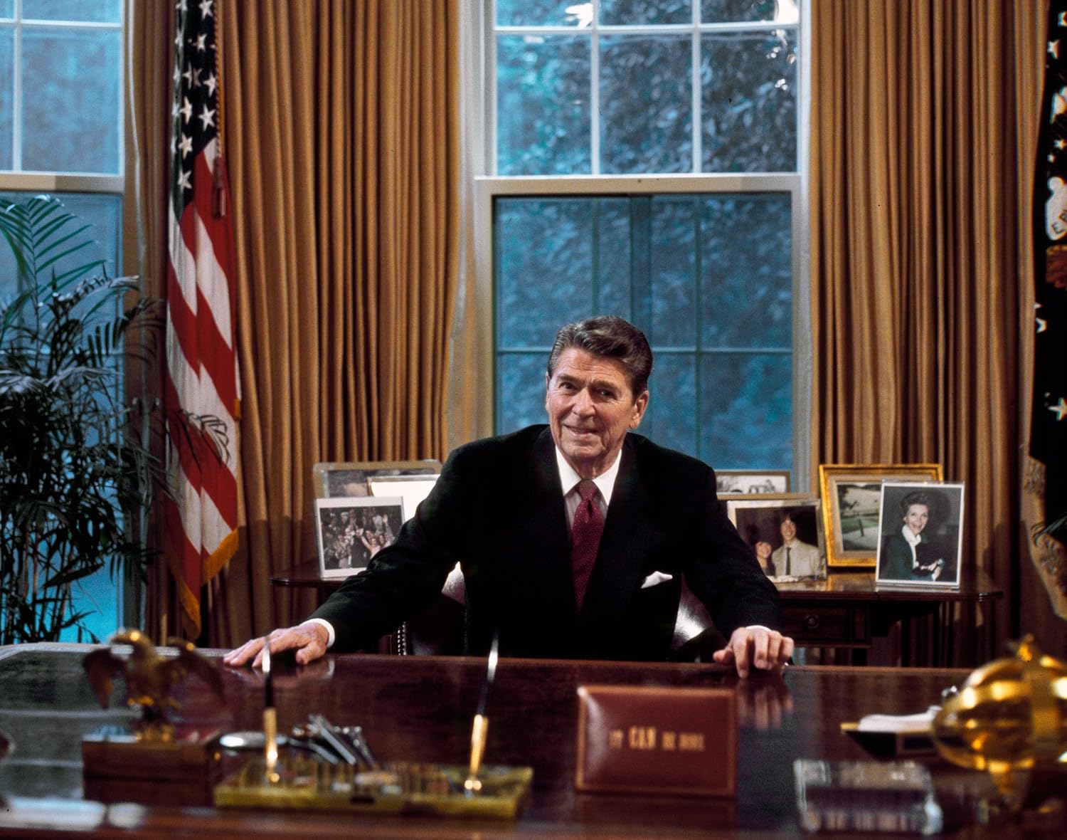 Photographs - Ronald Reagan Photograph - Historical Artwork from 1986 - (4