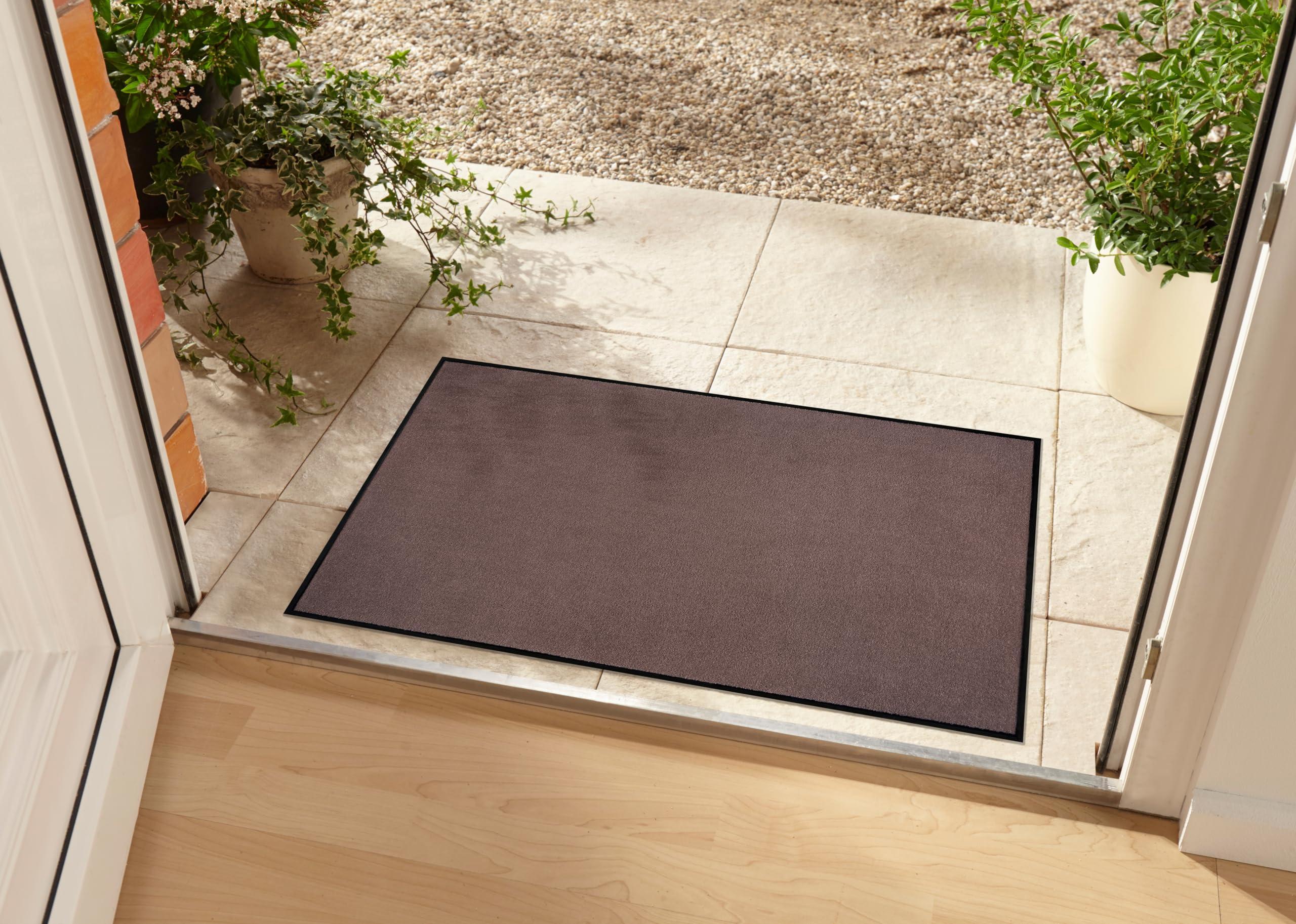 Hanse Home Washable Indoor and Outdoor Doormat Plain Door Mat Dirt Trapper Mat Dirt Trapper Mat Entrance Rug Non-Slip Sizes 80 x 120 cm Brown