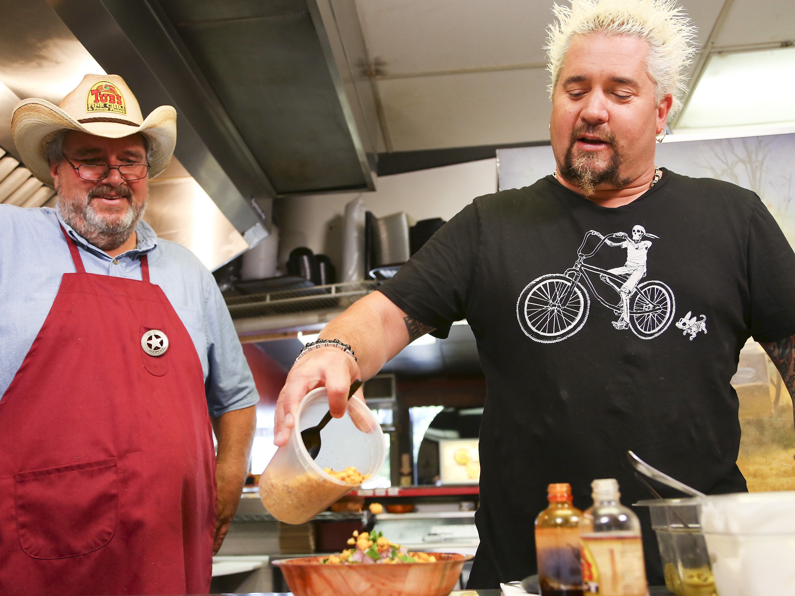 Watch Diners, DriveIns, and Dives Season 23 Prime Video