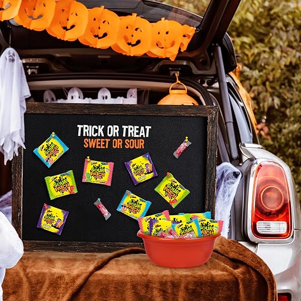 SOUR PATCH KIDS SOFT & CHEWY HALLOWEEN CANDY, 22 TRICK OR TREAT BAGS