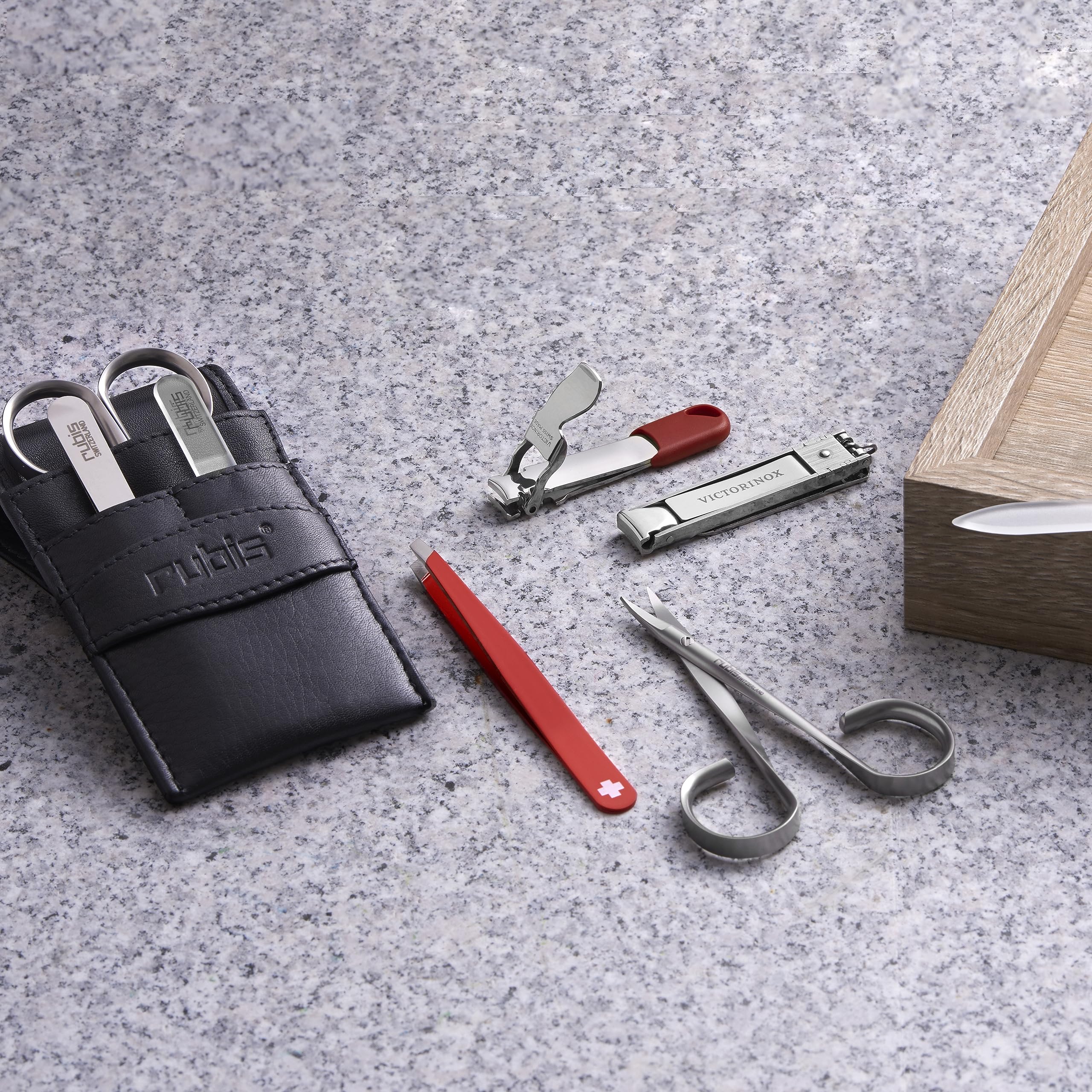 VICTORINOX Nail Clipper, Nail Clipper, Sharpening Sharp, Made in Switzerland, Stainless Steel, Compact