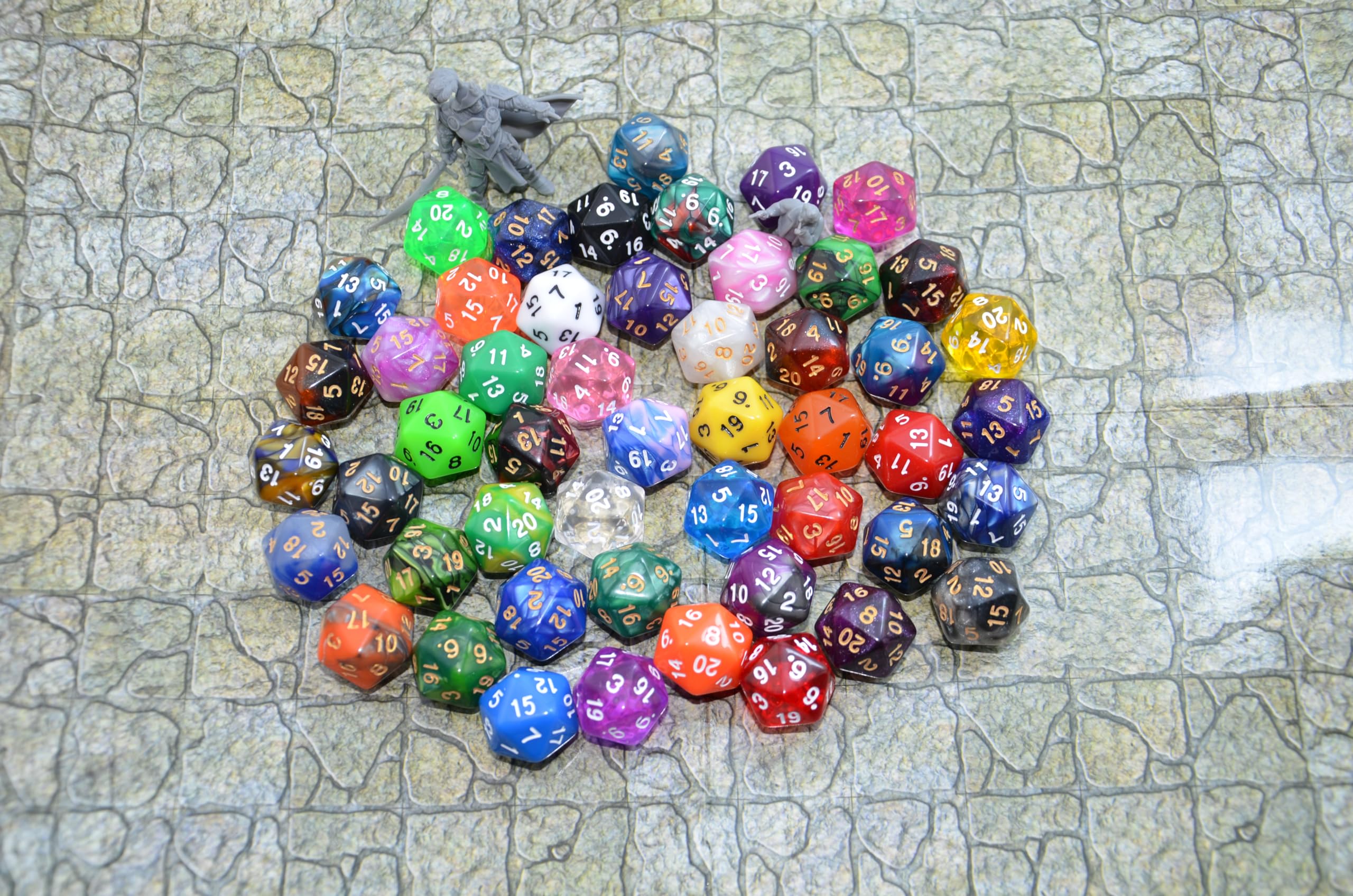 SmartDealsPro 50-Pack D20 20 Sided Dice Polyhedral Dice with Pouch for DND RPG MTG Table Game (D20, Mix Color)