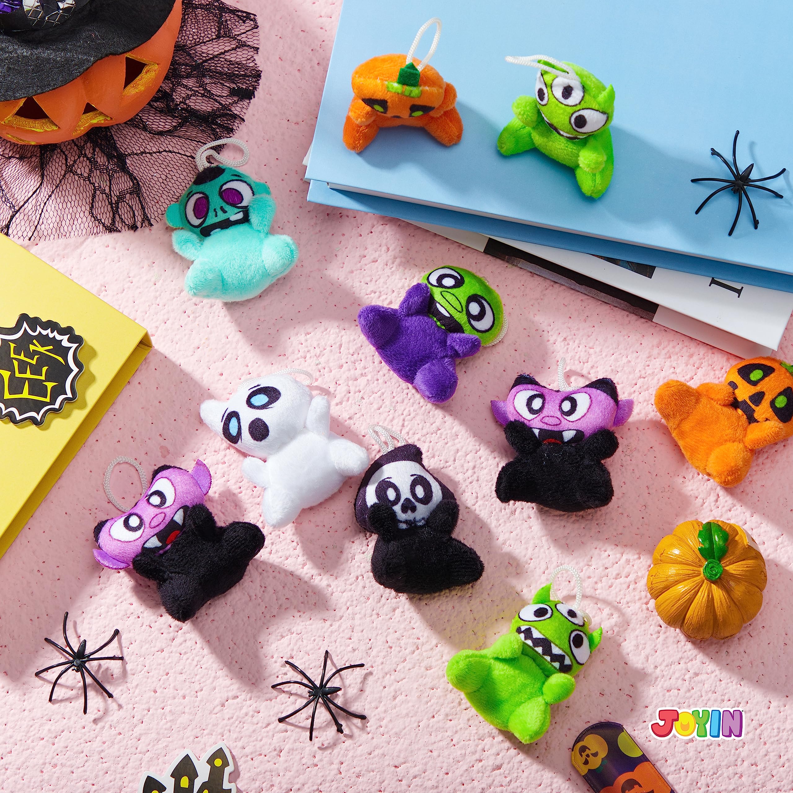 JOYIN 28 PCS Halloween Mini Plush Toy Assortment with 7 Characters, Mini Halloween Plush Toy Bulk for Kids Trick or Treating, Classroom Party Favors Supplies Prizes, Goodie Bag Stuffers Fillers