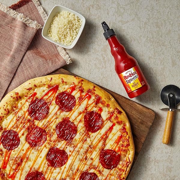 FRANK’S REDHOT SQUEEZE HOT HONEY SAUCE, 12 FL OZ