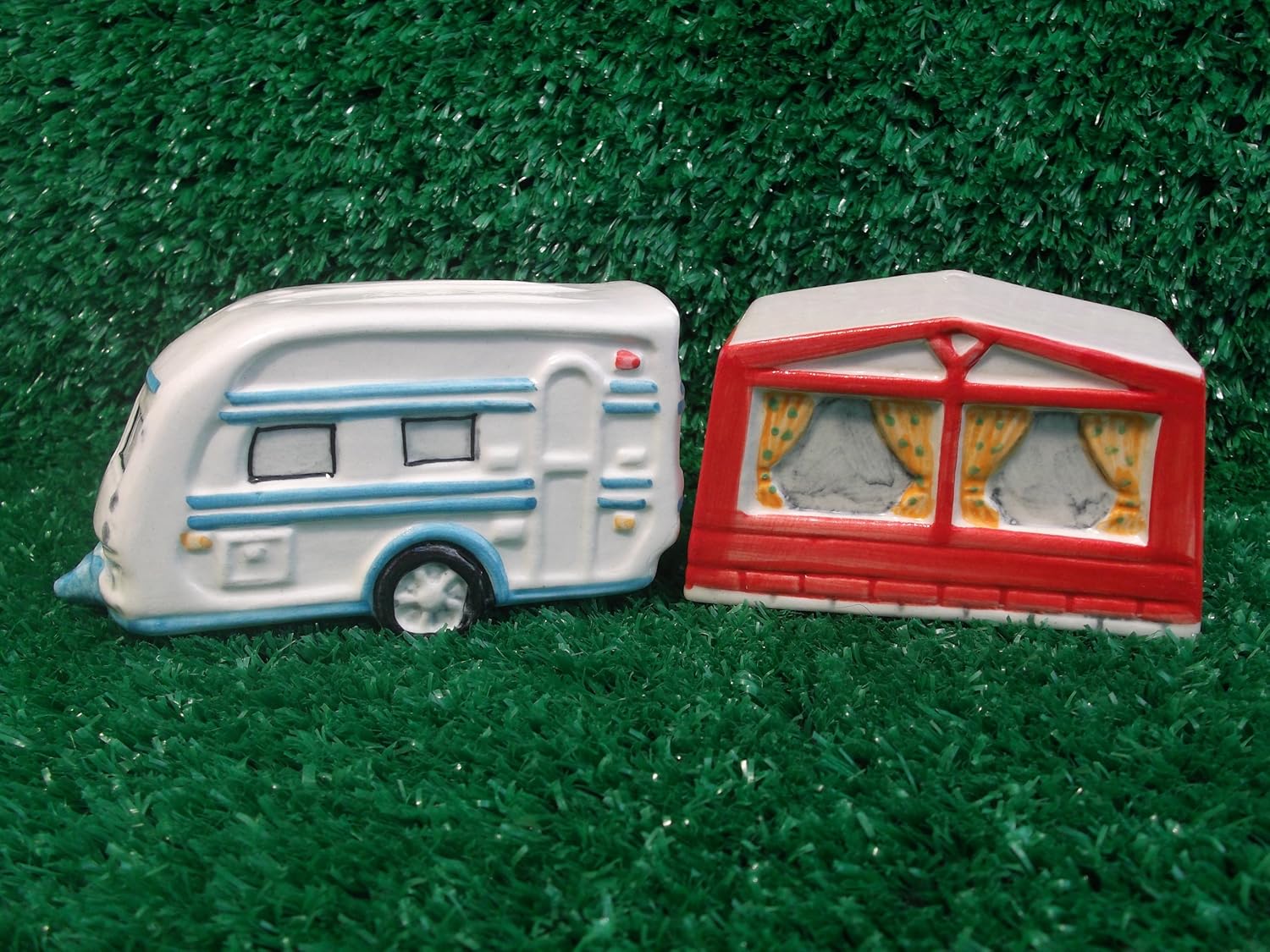 Caravan & Awning Salt and Pepper Pots Amazon.co.uk Kitchen & Home