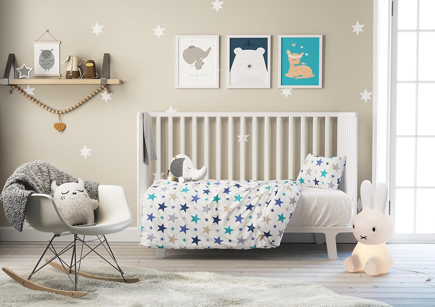 Parure De Lit Enfant Ou Bebe 2 Pieces Avec Housse De Couette 80x1 Cm 100 Coton Renforce Imprime Motifs Etoiles Bleu Et Turquoise Sur Fond Blanc Mixte Mistral 1 Taie Doreiller Enfant