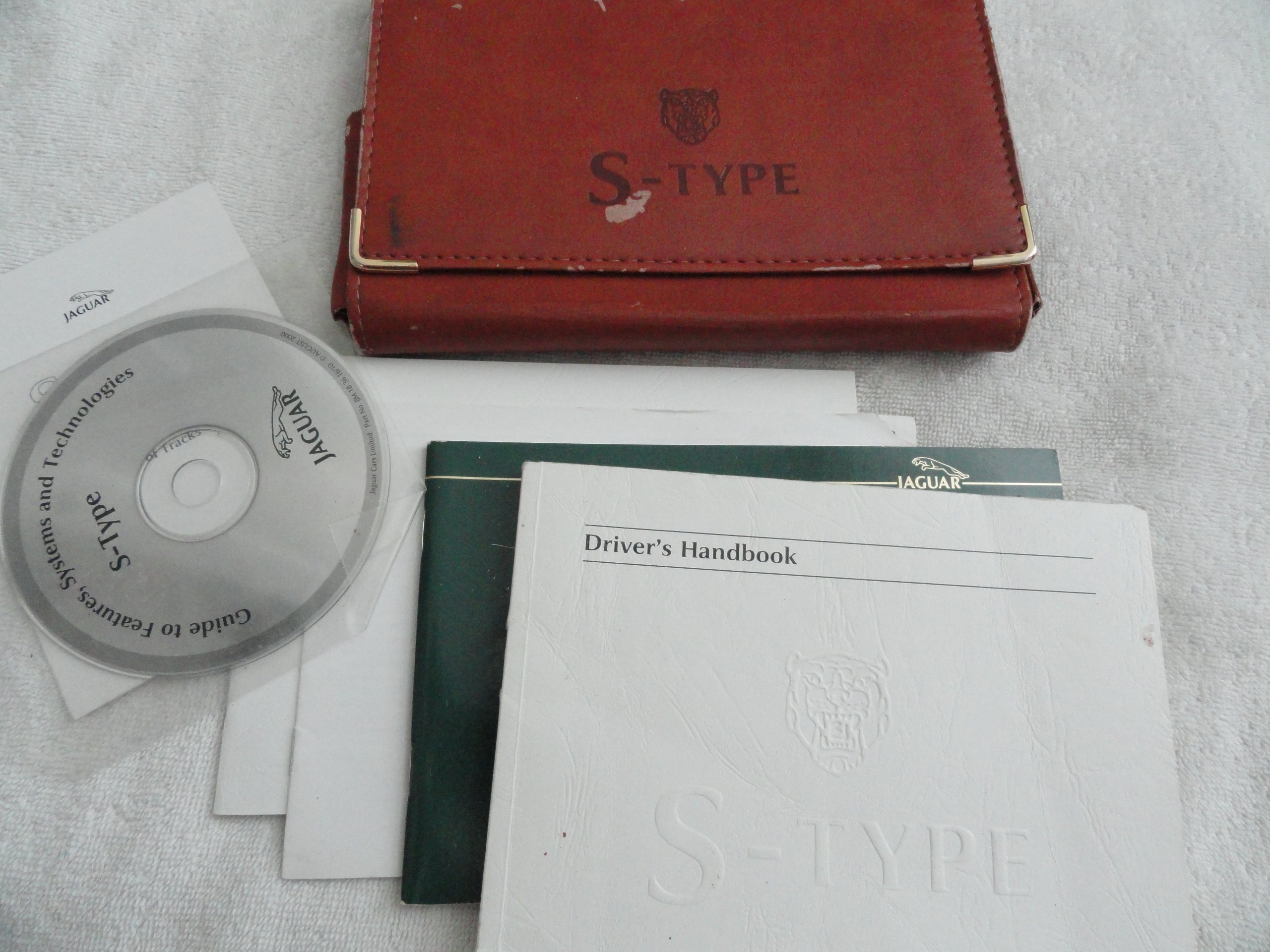 2001 Jaguar S Type Owners Manual Paperback – 2001