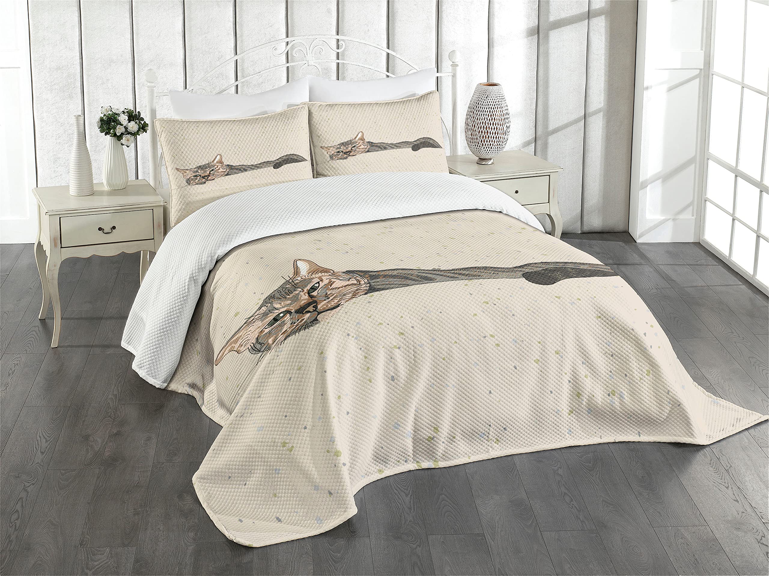 ABAKUHAUS Animal Bedspread Set, Lazt Sleepy Cat, Decorative Quilted 2 Piece Coverlet Set with Pillow Sham, Grey Beige