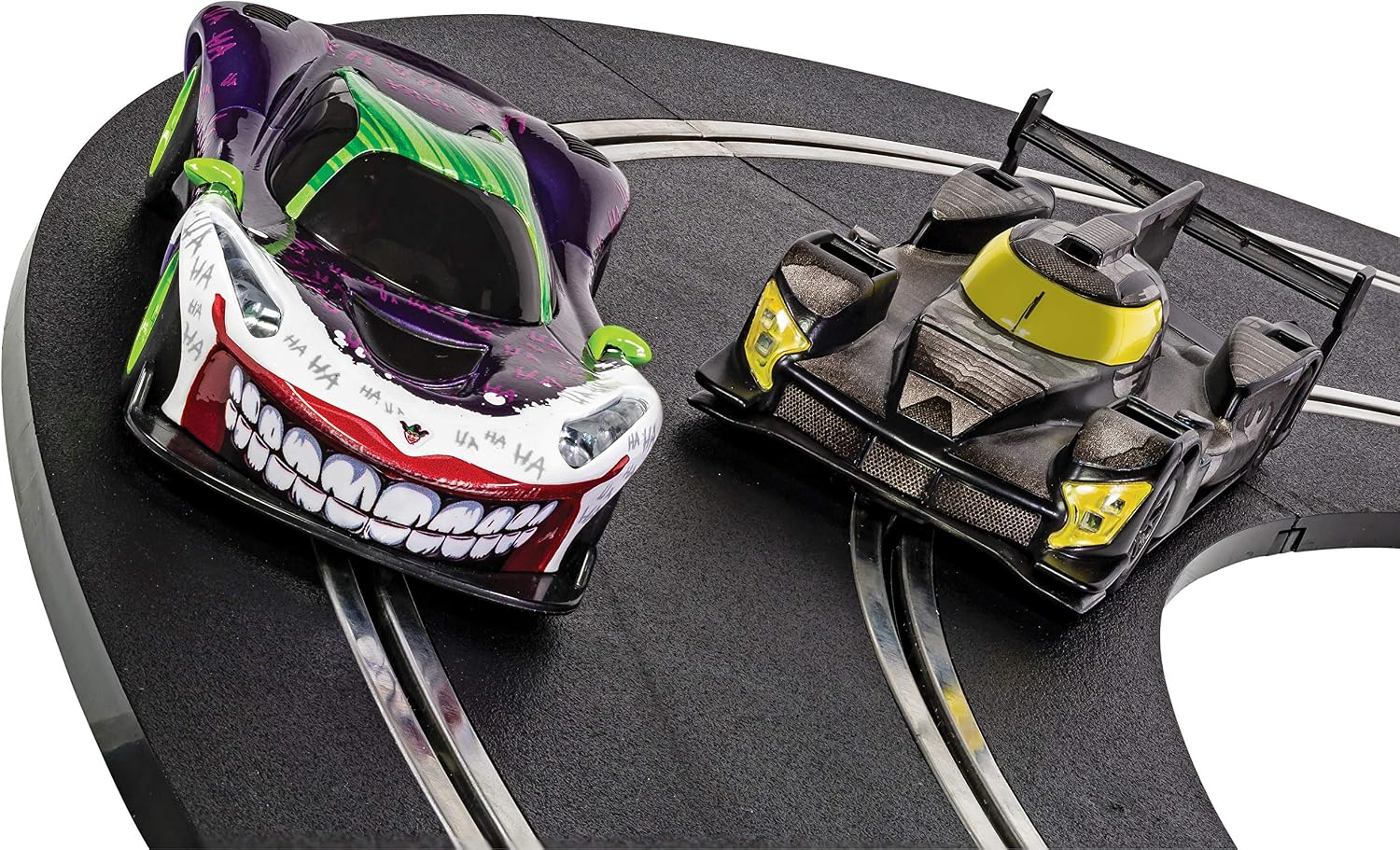 Scalextric Spark Plug - Batman vs Joker Slot Car Racing Set, Black,green,purple, 210 cm x 140 cm x 8.4 cm, 1:32 scale - Image 4