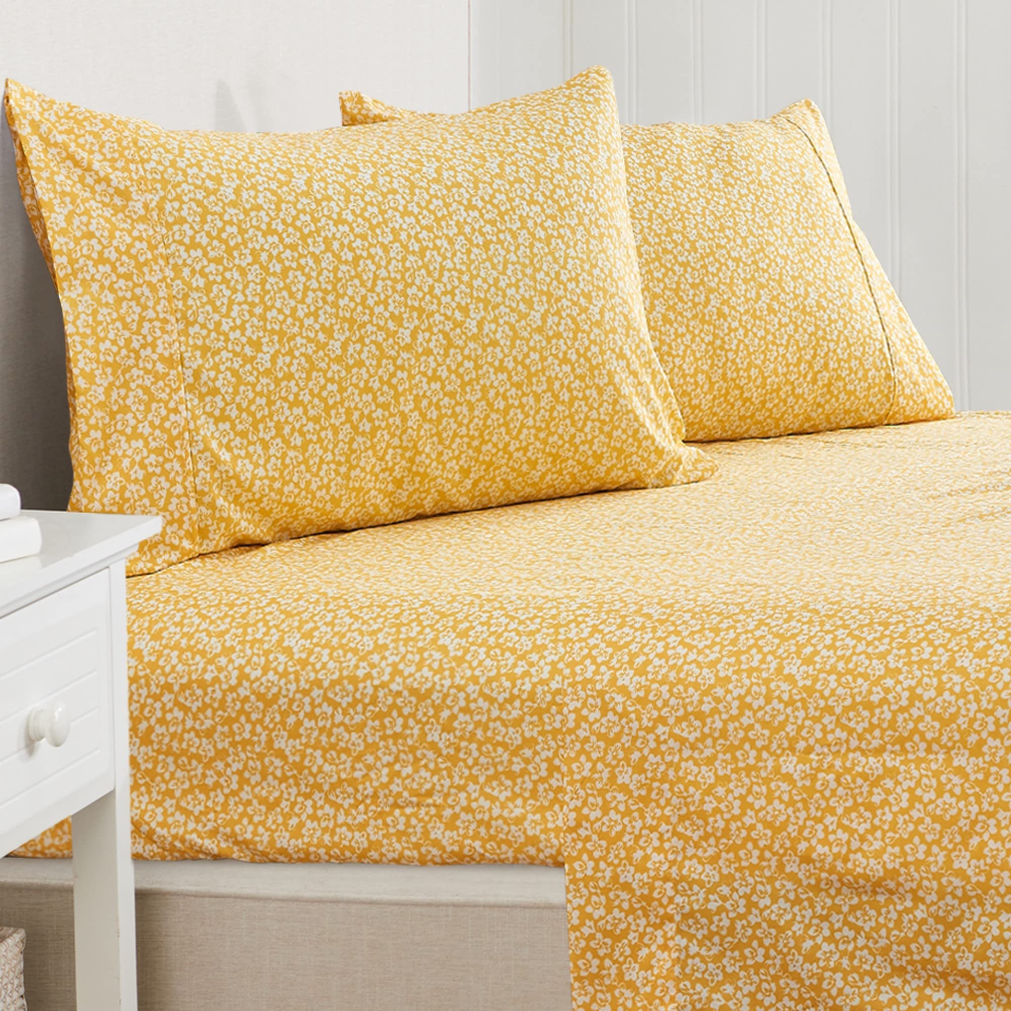 Great Bay Home 3-Piece Twin Size Floral Print Microfiber Sheet Set - Ultra-Soft, Brushed Bedding Sheets & Pillowcases - Wrinkle Free, Comfortable, All-Season Bed Sheets (Fading Floral) Image