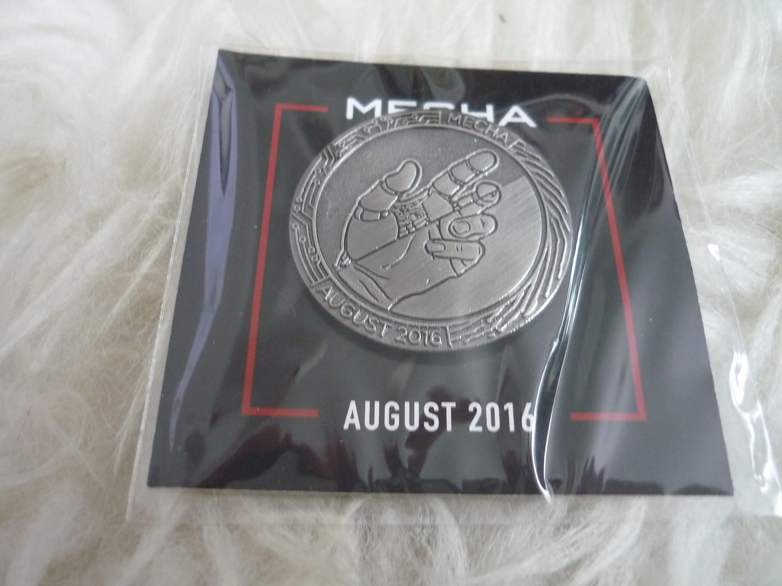 Lootpins mecha august 2016 Loot crate gaming exclusive