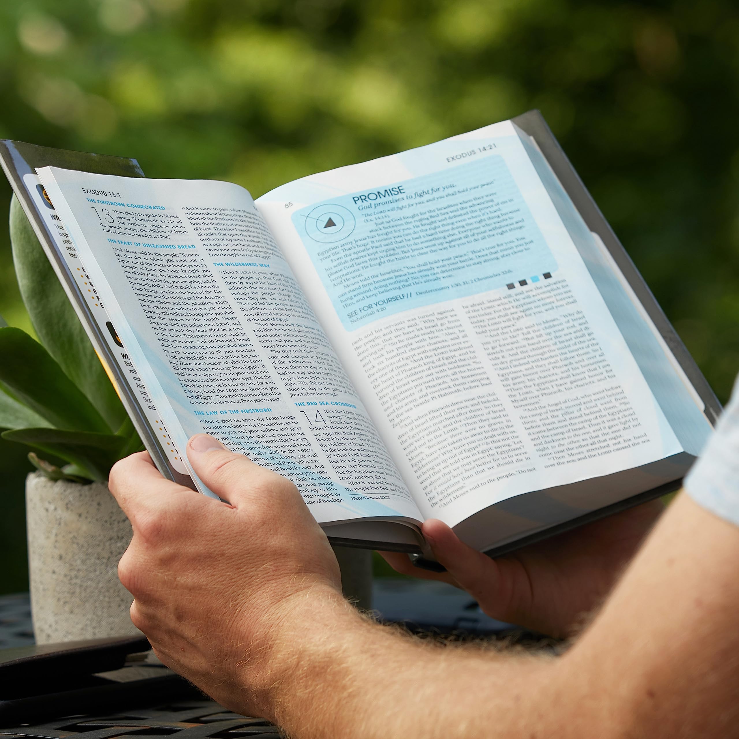 NKJV, Extreme Teen Study Bible, Leathersoft, Gray: Real Faith for Real Life NKJV, Extreme Teen Study Bible, Leathersoft, Gray: Real Faith for Real Life Imitation Leather Hardcover