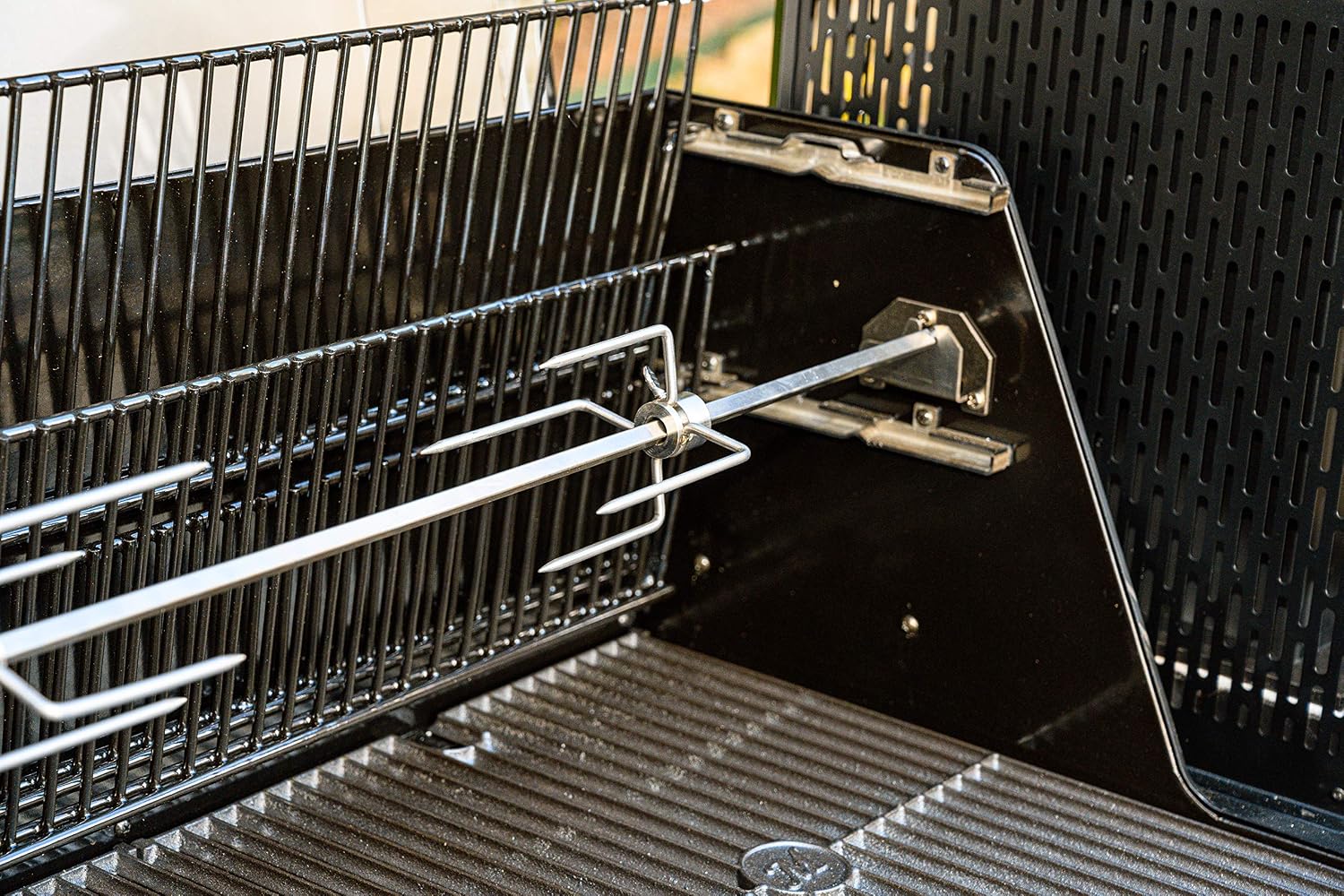 Masterbuilt MB20092620 Gravity Series Rotisserie Kit, Black - Image 4