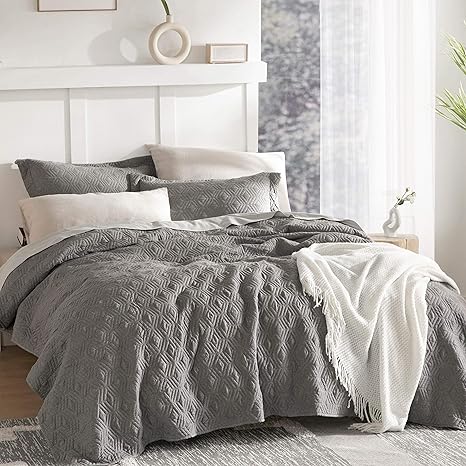 Amazon Com Bedsure Gray Bedspreads King Size King Quilt Bedding Set 120gsm Embossed Cationic Dyeing Coverlet 3 Pieces 106x96 Inches Kitchen Dining