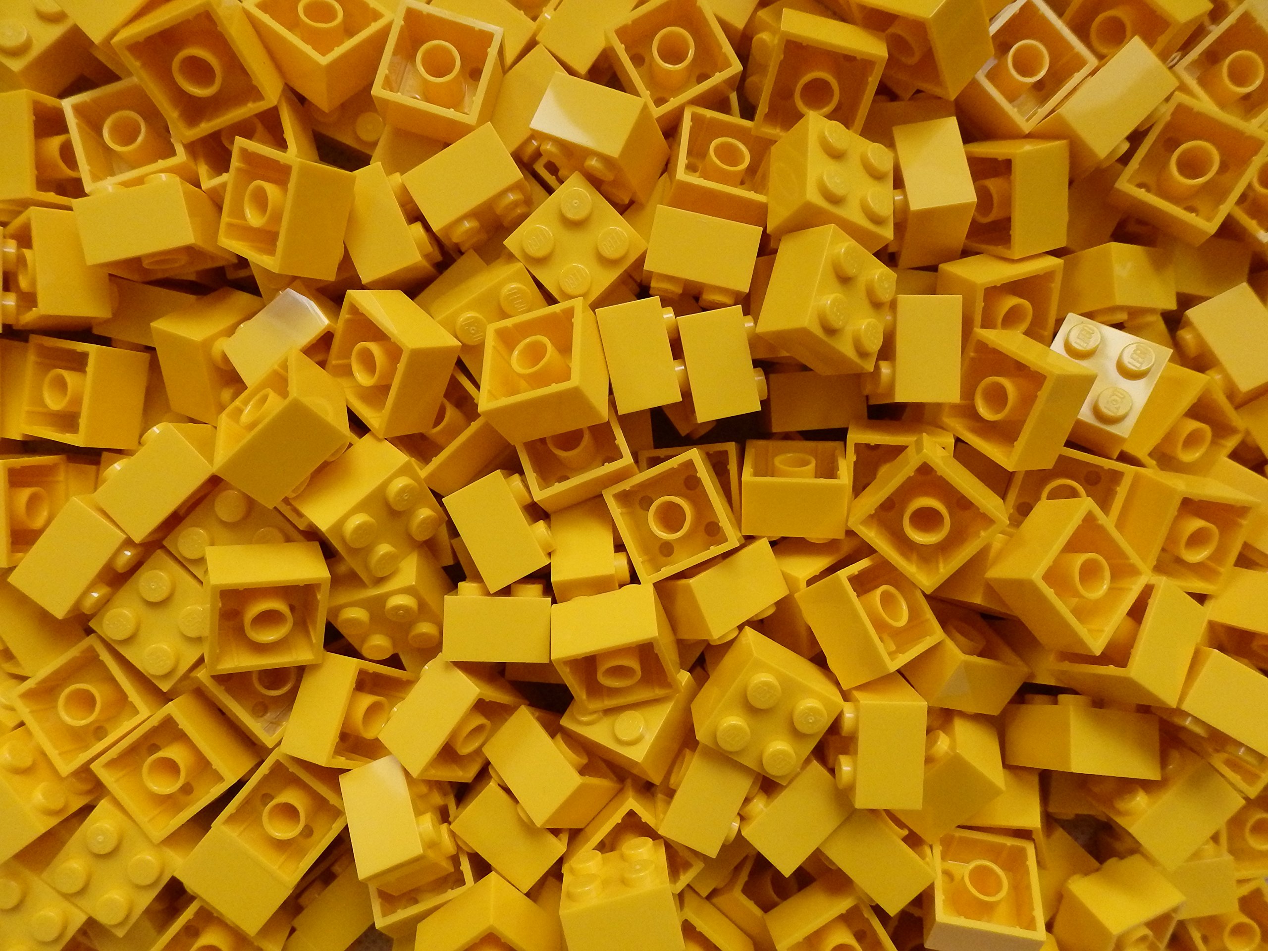 LEGO Bricks: Yellow 2x2. Part 3003 (X 50)