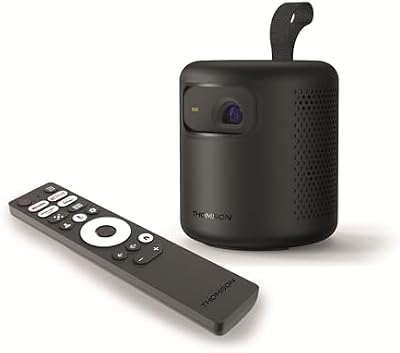Vega PG35B Tragbarer Full HD Beamer, Smart LED Projektor mit Google TV, integriertem Akku, 350 ANSI Lumen, Autofokus, HDR10, Dolby Digital+, WiFi, Projektion an die Decke – Hartschalenkoffer