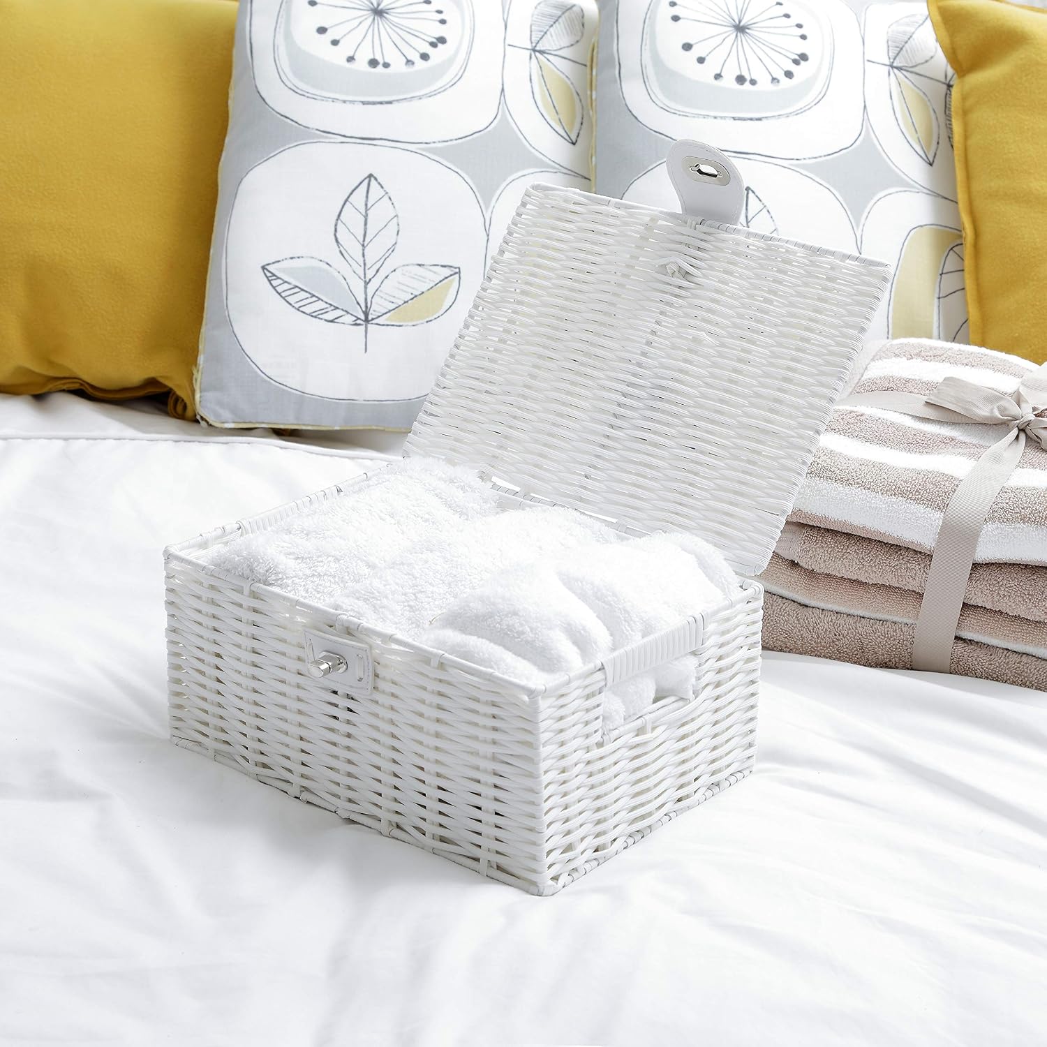 ARPAN Medium Resin Woven Storage Basket Box With Lid & Lock - White - Image 3