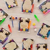 GEECOZYLIFE 24 Pack Halloween Crafts - Halloween DIY Crafts & Painting Kit | Halloween Party Favors, Home School Party Gifts Non-candy Treat Classroom Prizes Trick or Treat Goodie Bags