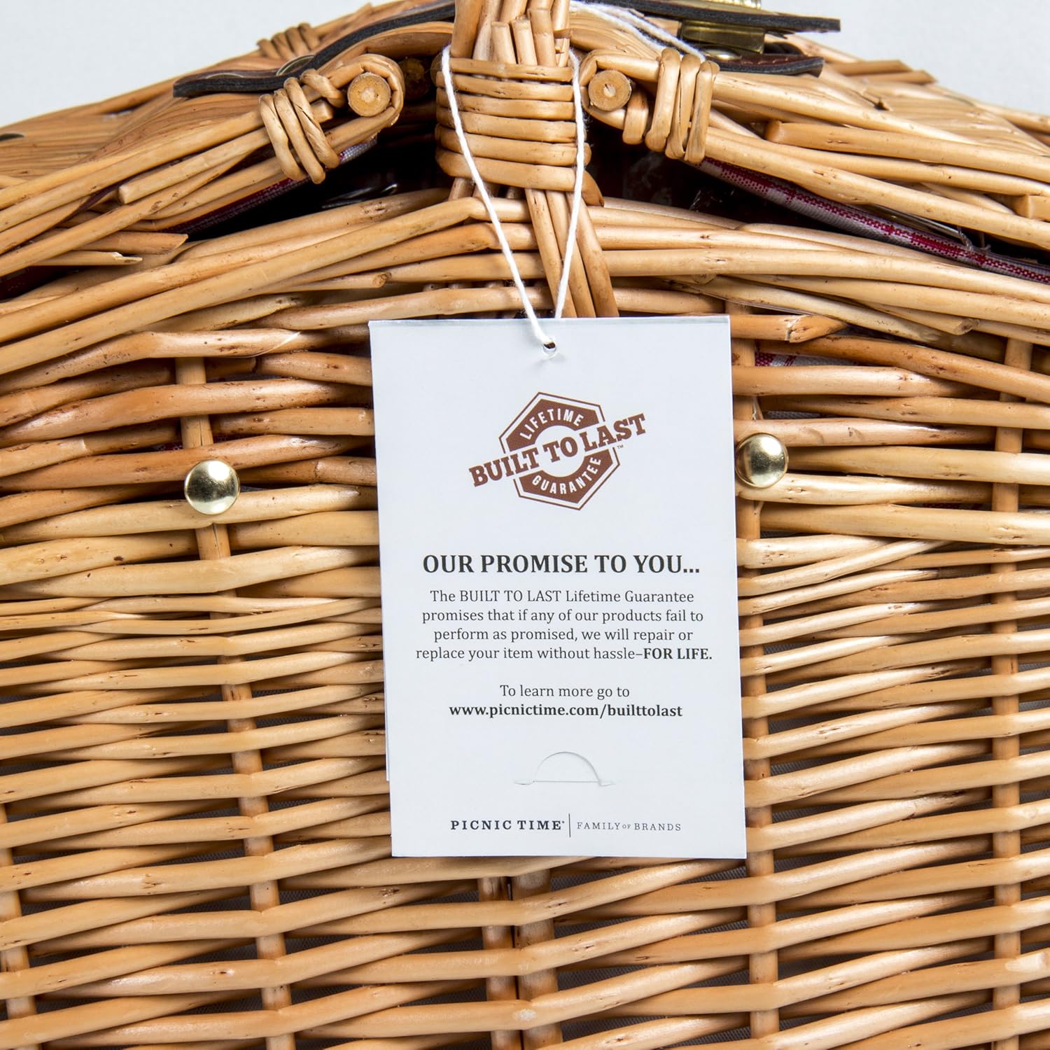 Picnic Time Piccadilly Willow Picnic Basket for Two People, with Plates, Wine Glasses, Cutlery, and Corkscrew - Red/White Plaid: Kitchen & Dining