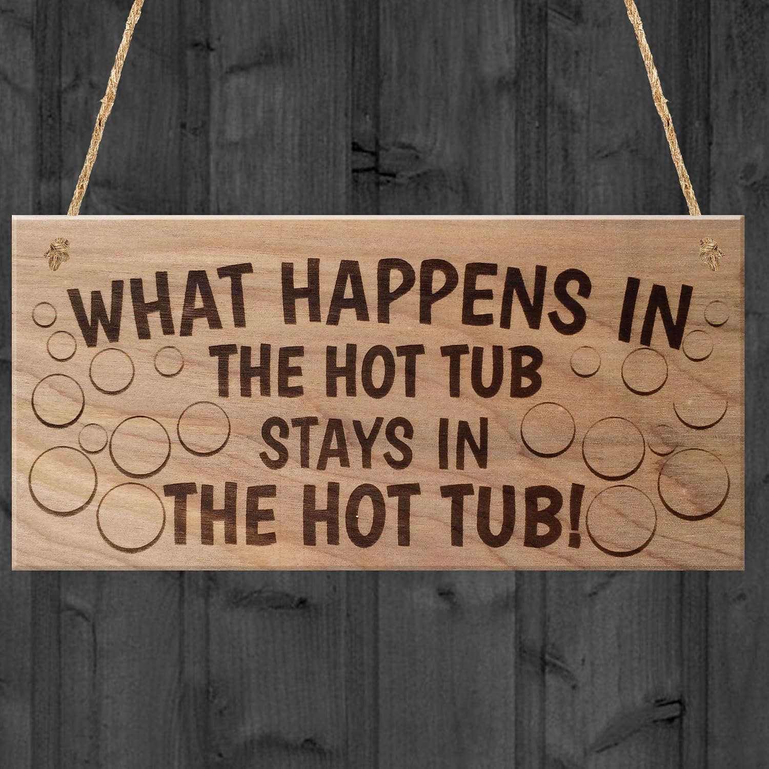 Red Ocean What Happens In The Hot Tub Stays In The Hot Tub Funny Wooden Plaque Hanging Sign Gift, 20x1x10 cm