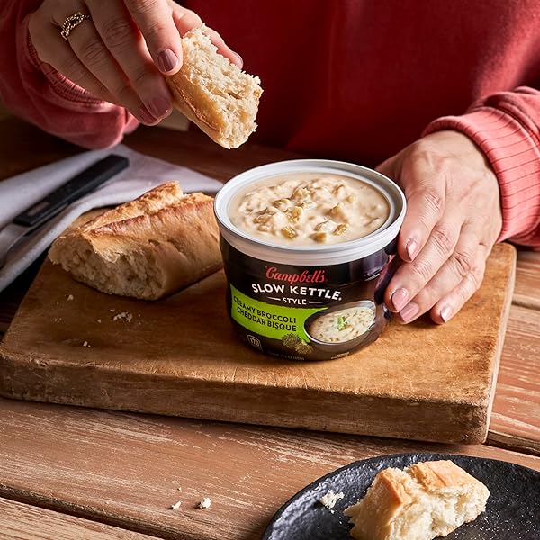 CAMPBELL’S SLOW KETTLE STYLE CREAMY BROCCOLI CHEDDAR BISQUE, 15.5 OZ MICROWAVABLE BOWL