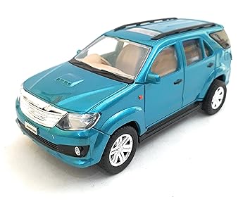toyota fortuner miniature