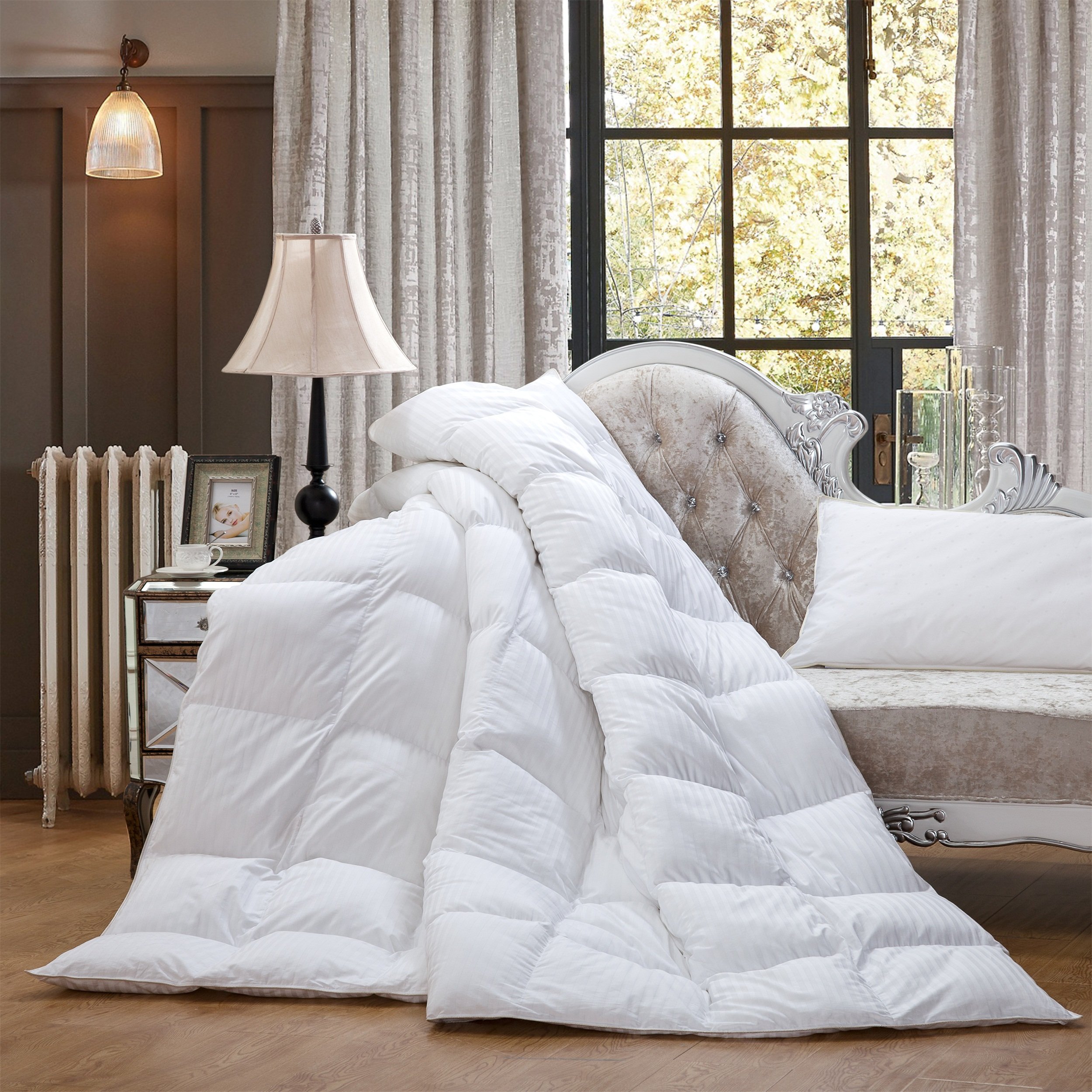 LUXURIOUS King/California King Size Siberian Goose Down Comforter All