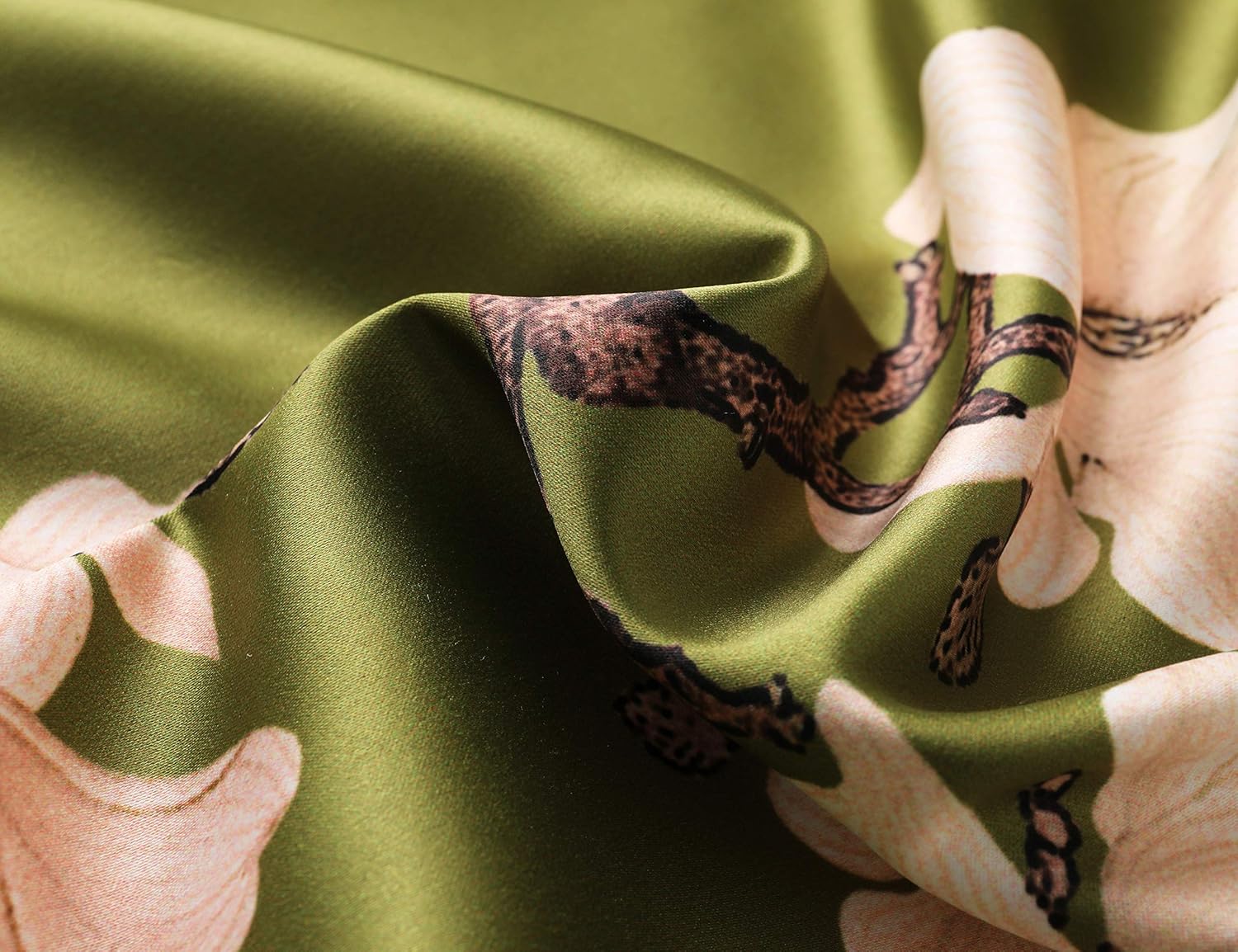 BABEYOND Kimono Robe Cover up Long Floral Satin Sleepwear Silky Bathrobe Bachelorette Robe (Green) at  Women’s Clothing store