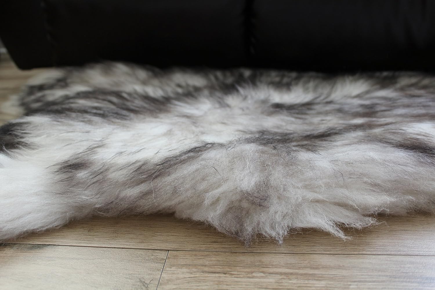 Genuine Icelandic Sheepskin Rug Throw (Shade of Grey): Kitchen & Dining