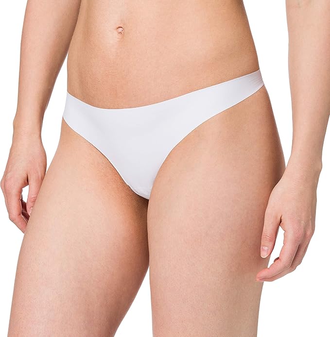 string femme invisible