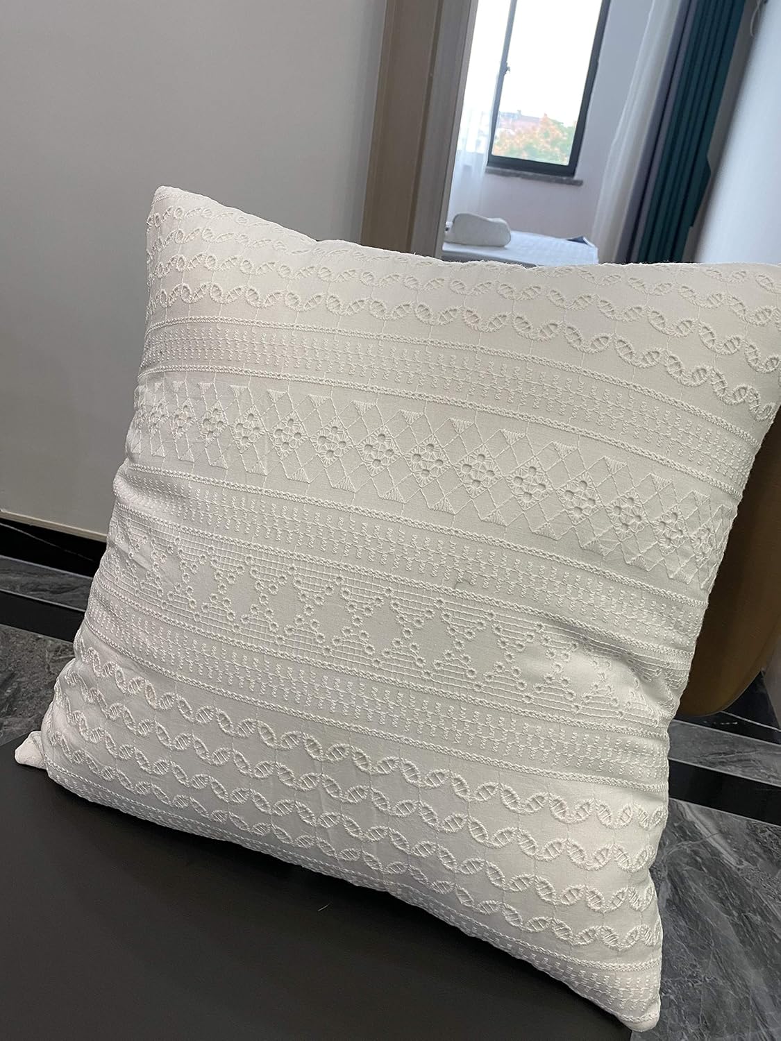 Pack of 2 Throw Lace Pillow Covers Cases for Couch Sofa，Luxury Lace Ivory European