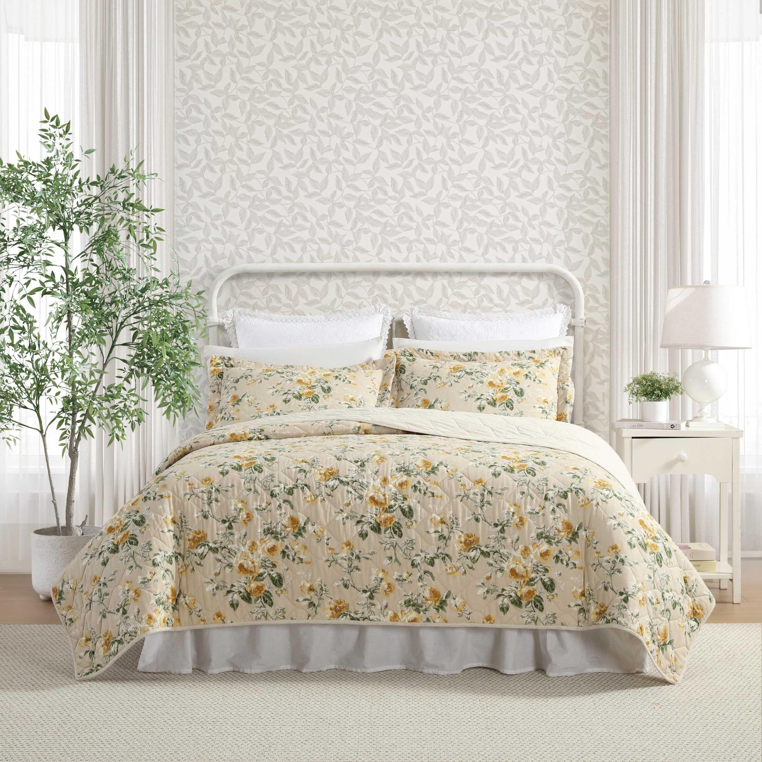 Laura Ashley - Twin Quilt Set, Reversible Cotton Bedding with Matching Sham, Lightweight Home Decor for All Seasons (Roses Gold, Twin) Image Laura Ashley - Twin Quilt Set, Reversible Cotton Bedding with Matching Sham, Lightweight Home Decor for All Seasons (Roses Gold, Twin) Image