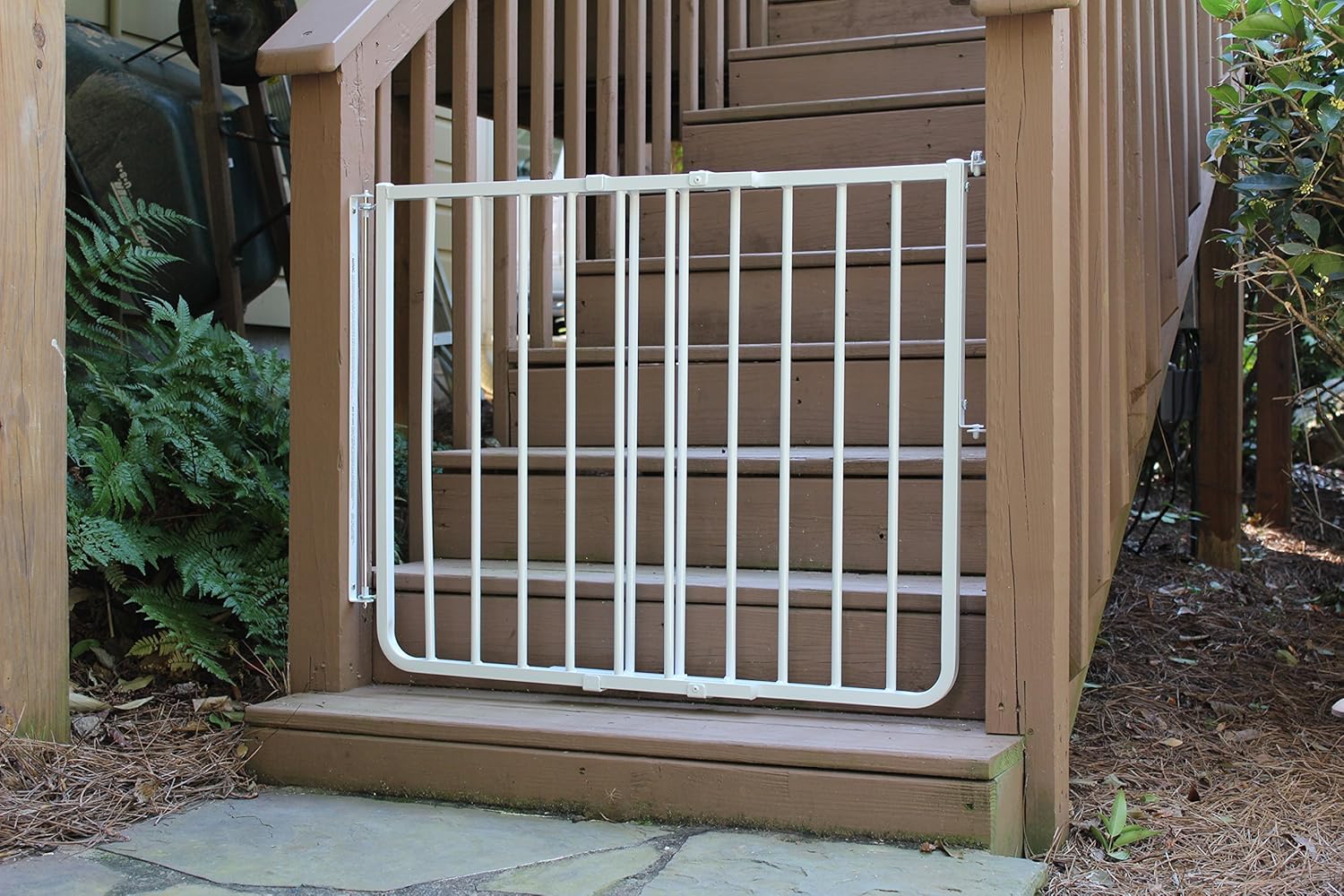 cardinal gates outdoor safety gate