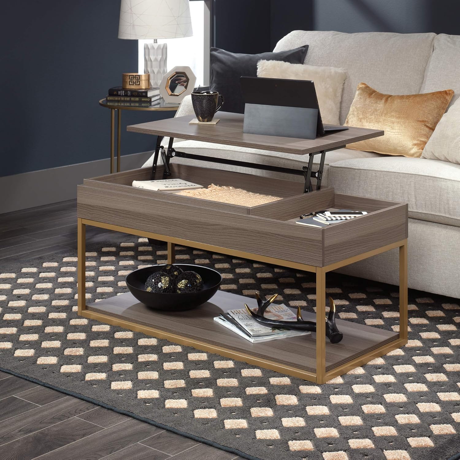 Amazon Com Sauder International Lux Lift Top Coffee Table L 41 73 X W 19 45 X H 19 57 Diamond Ash Furniture Decor