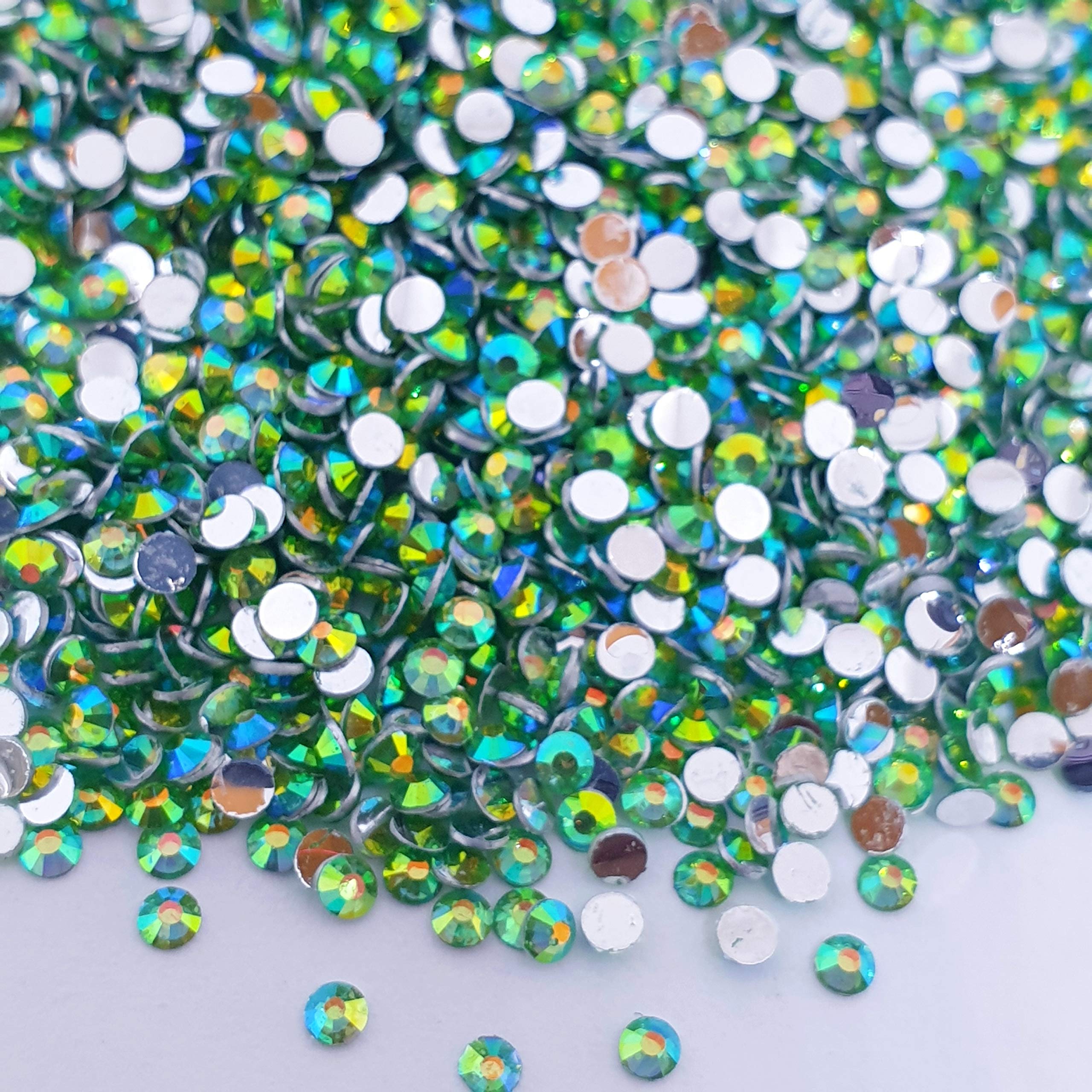MajorCrafts 4000pcs 2mm ss6 Crystal AB Coated Flat Back Round 14 Facets Small Resin Rhinestones Embellishment Gems (Crystal Peridot Green AB13)