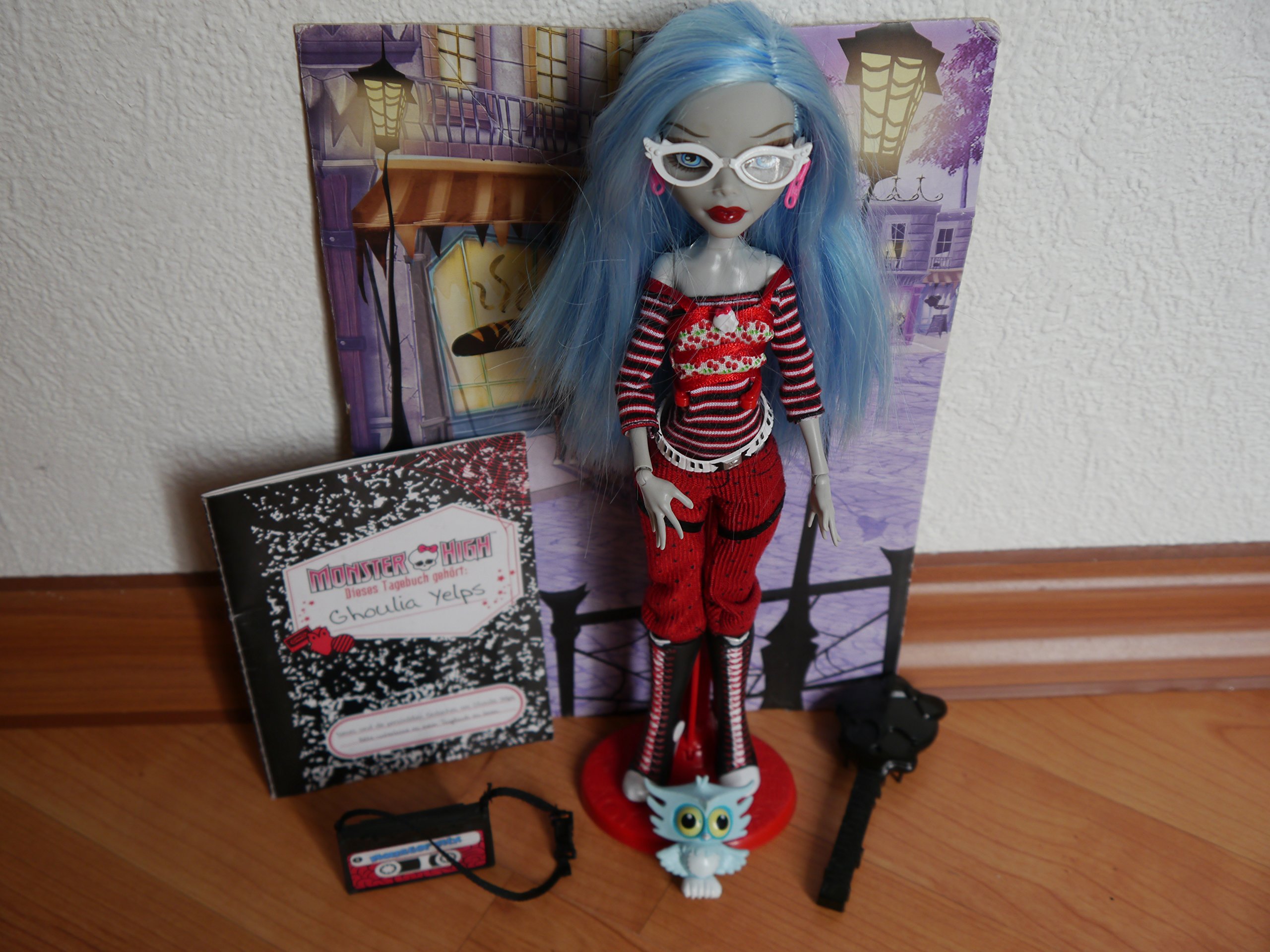 Monster High Mattel R3708 Ghoulia Yelps - Daughter of the Zombies