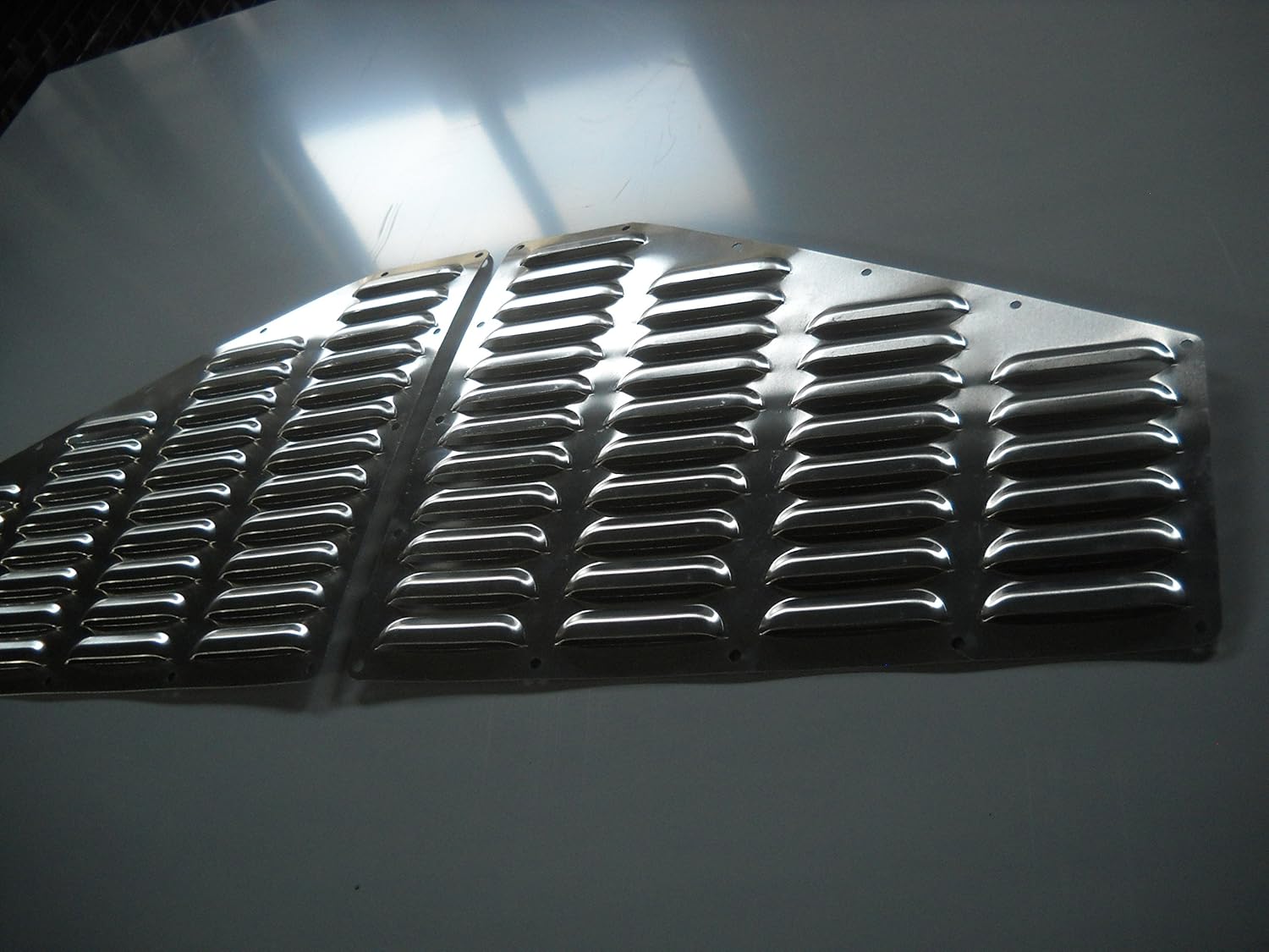 Exterior Accessories Bolton RodLouvers Pair of Jeep XJ Cherokee Hood