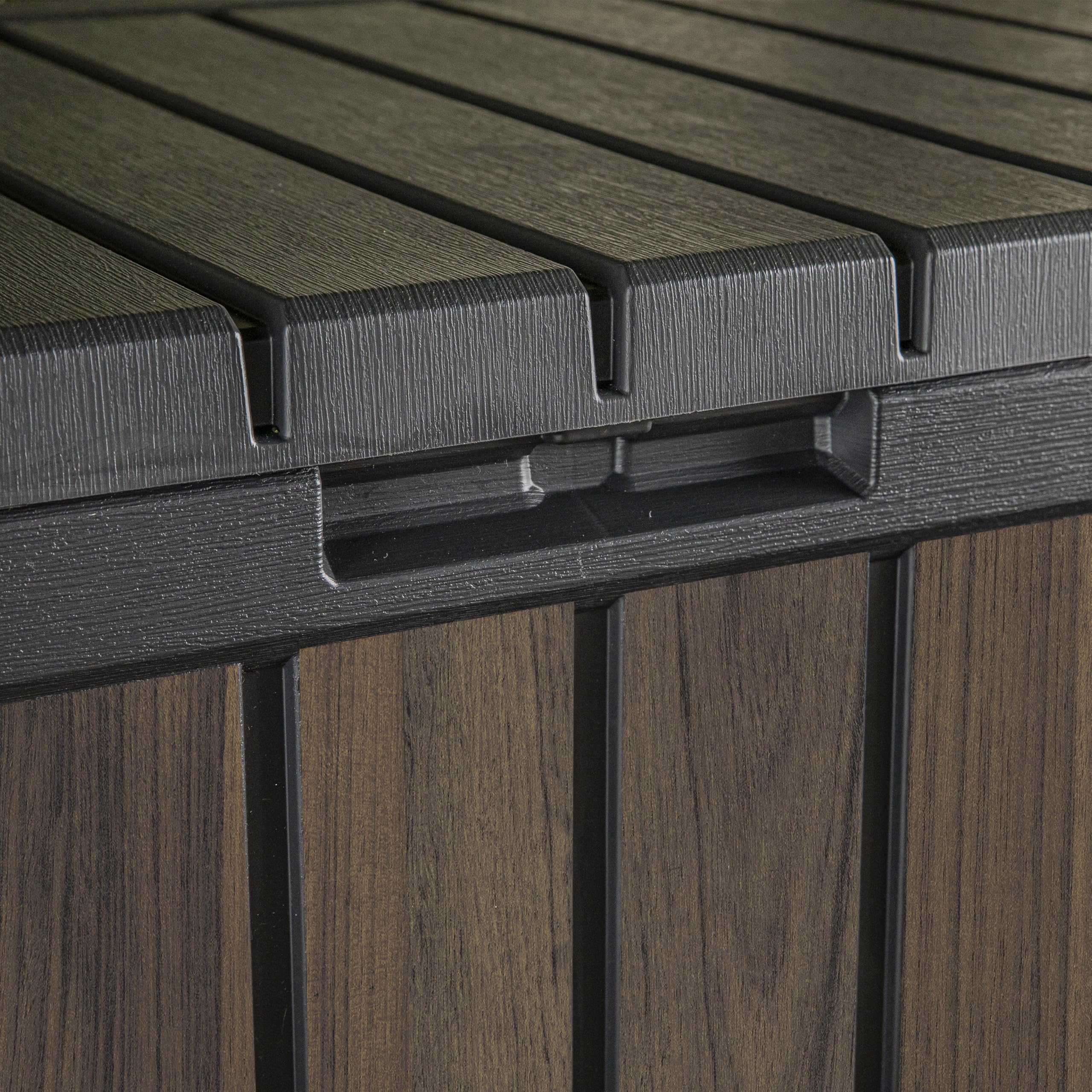 Keter Gartentruhe KENTWOOD 190L Decocoat – Wetterfeste Gartenbox in Rosenholzoptik mit Sitzfunktion – UV-beständige Aufbewahrungsbox, abschließbar, für Innen- & Außenbereich 4