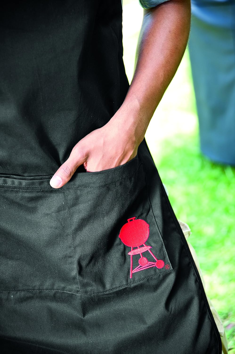 Weber 6533, Black Apron, Custom fit: Garden & Outdoor